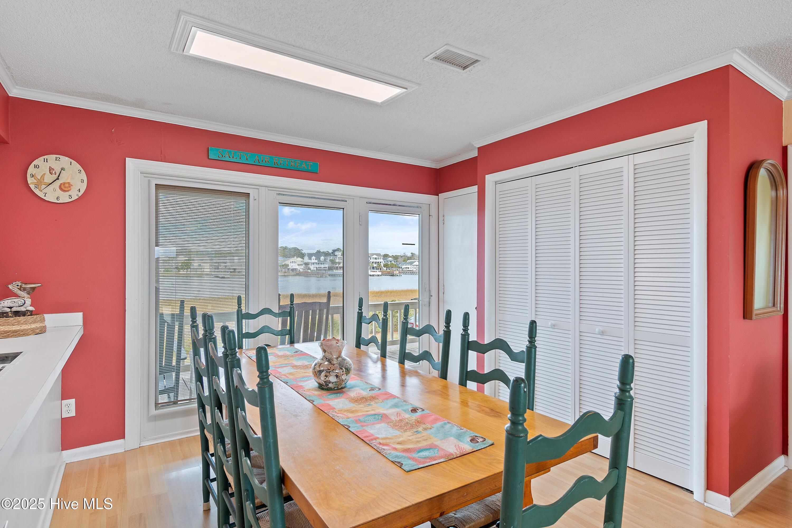 100543177 | Photo 16