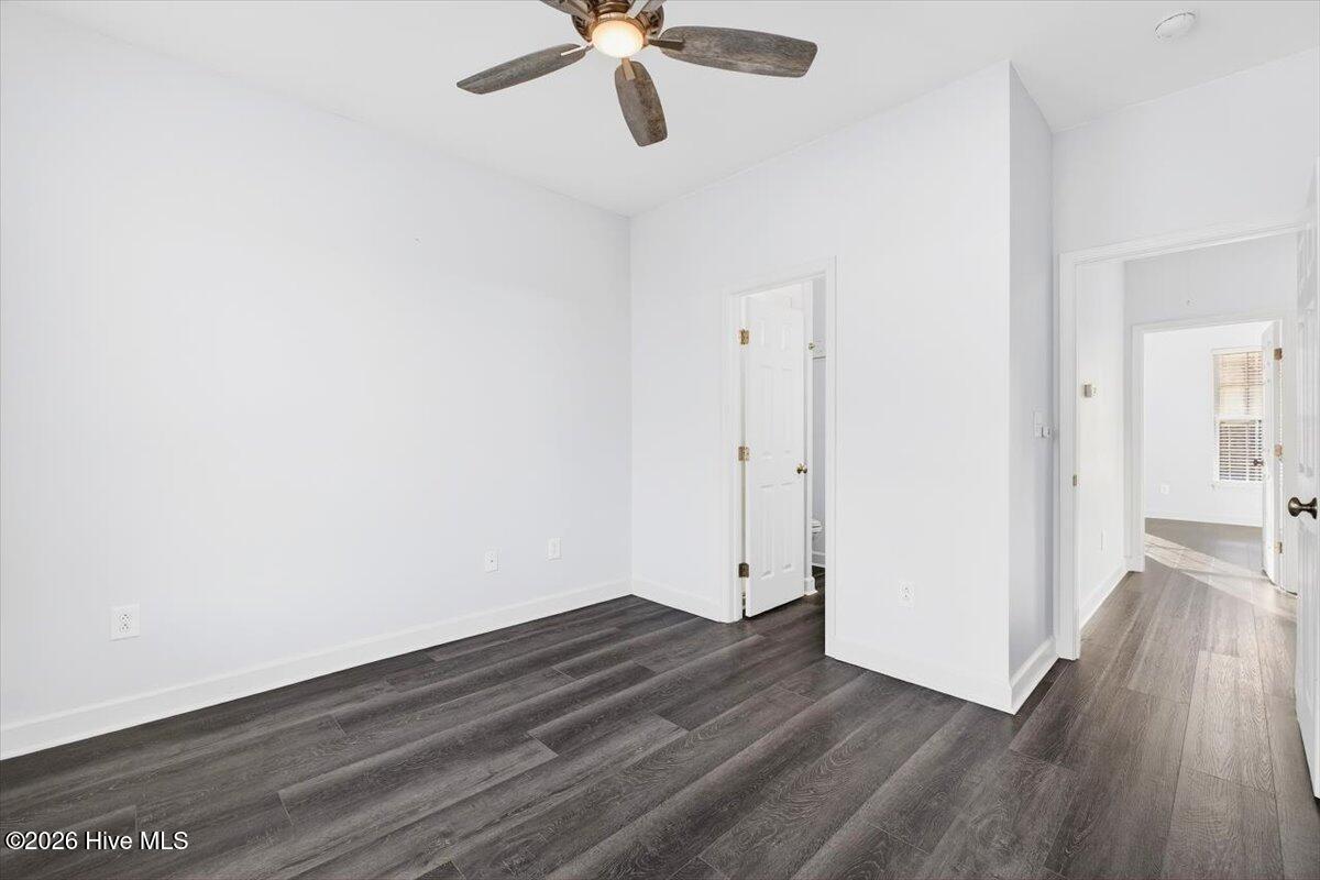 100548437 | Photo 37