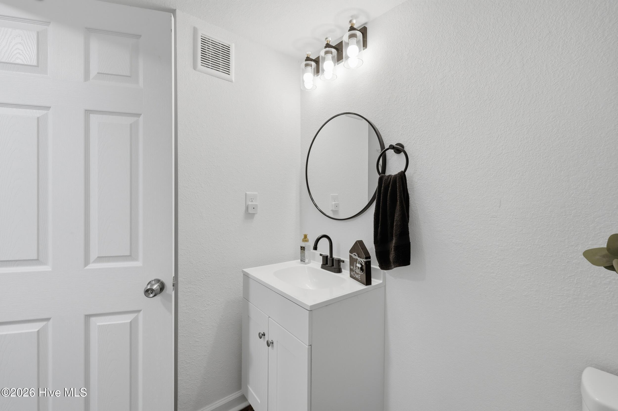 901 Tuscarora Avenue, Elizabeth City, NC, 27909
