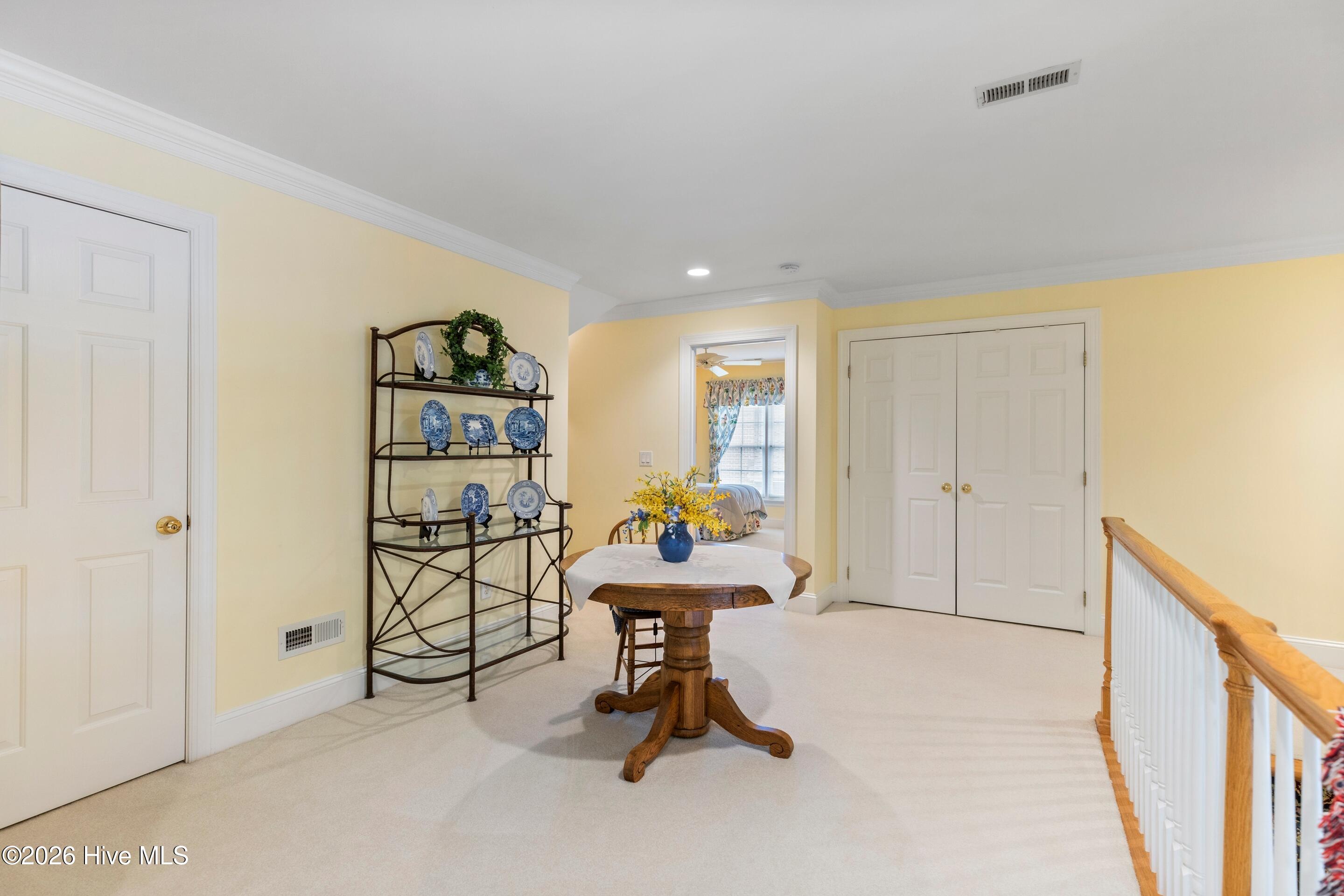 100562190 | Photo 45