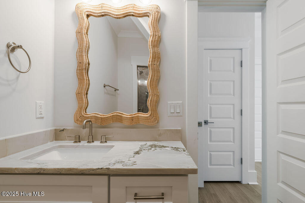 100522858 | Photo 33