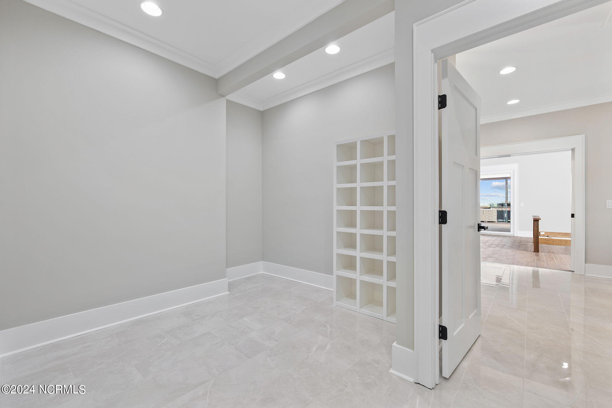 100453856 | Photo 21