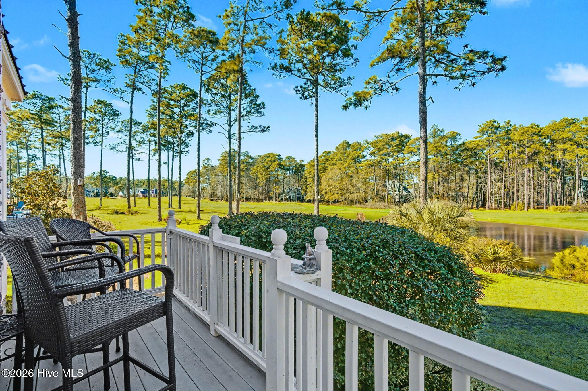 100549590 | Photo 11