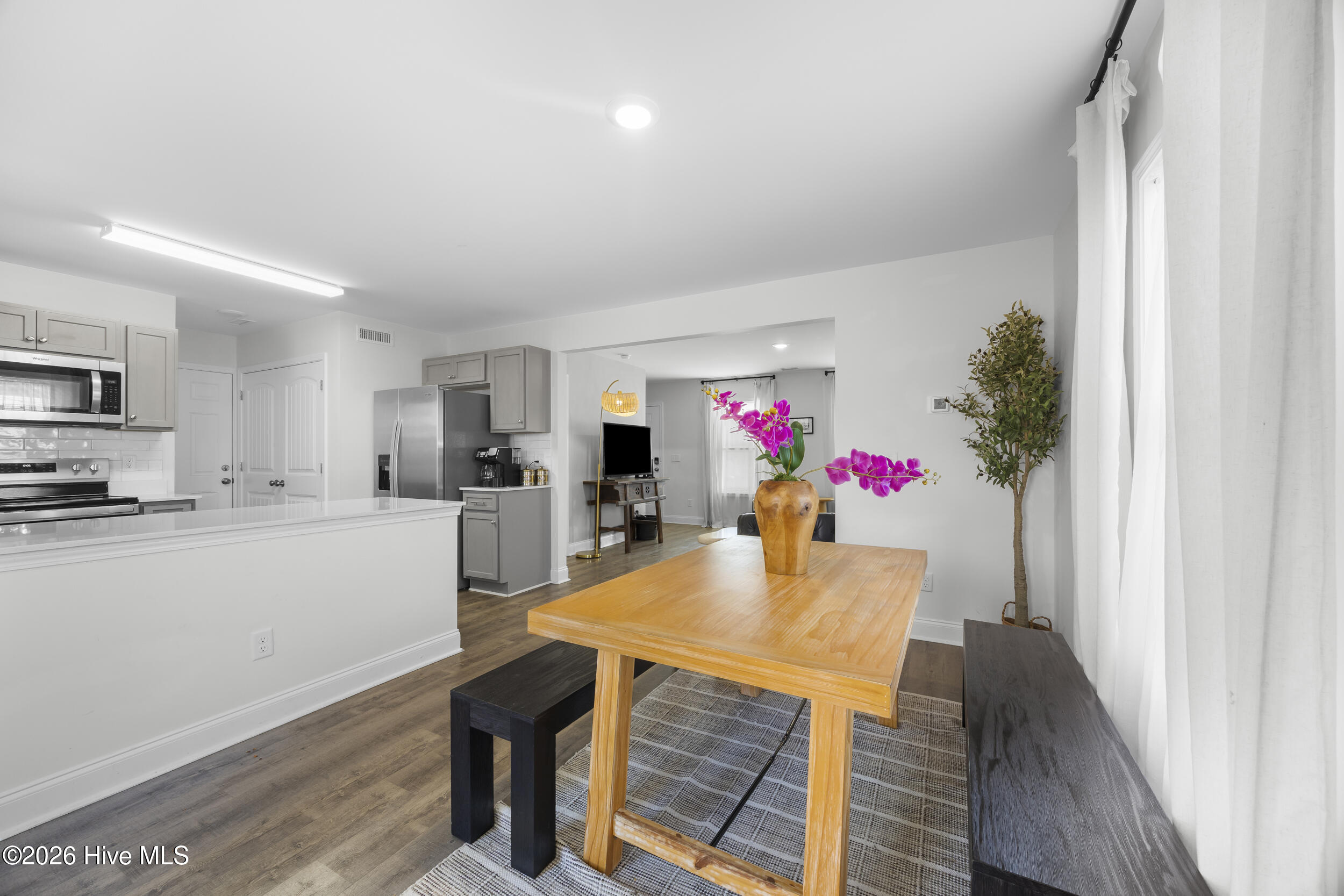 100563467 | Photo 13