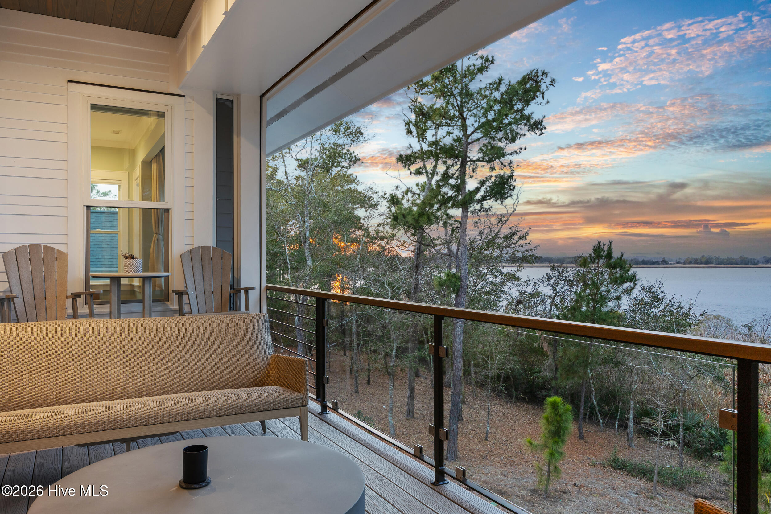 100553352 | Photo 71