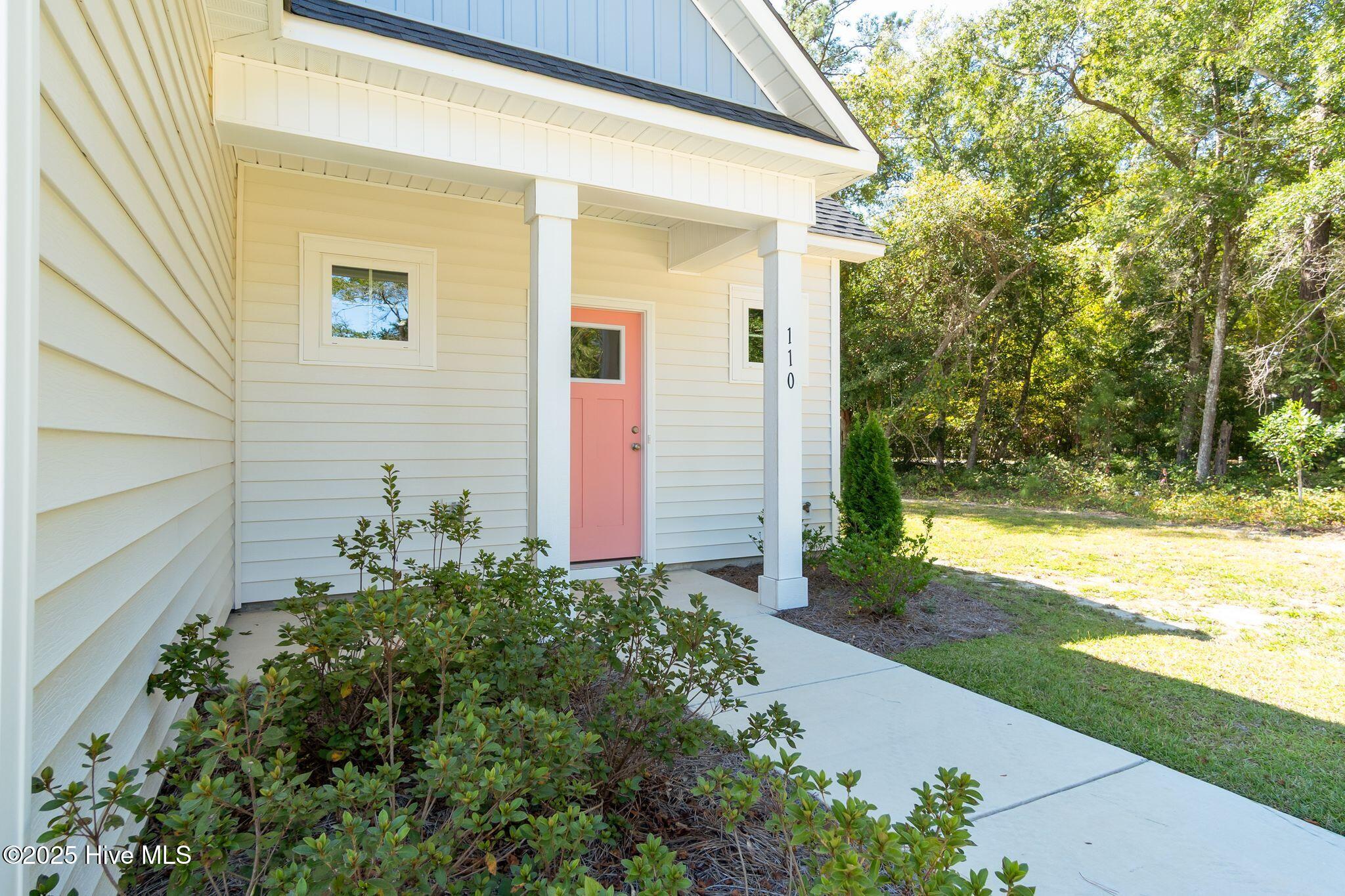 Homes for sale in Cedar Point, NC | 110 Bridge Point Cir, Cedar Point, NC 28584 | MLS# 100531651