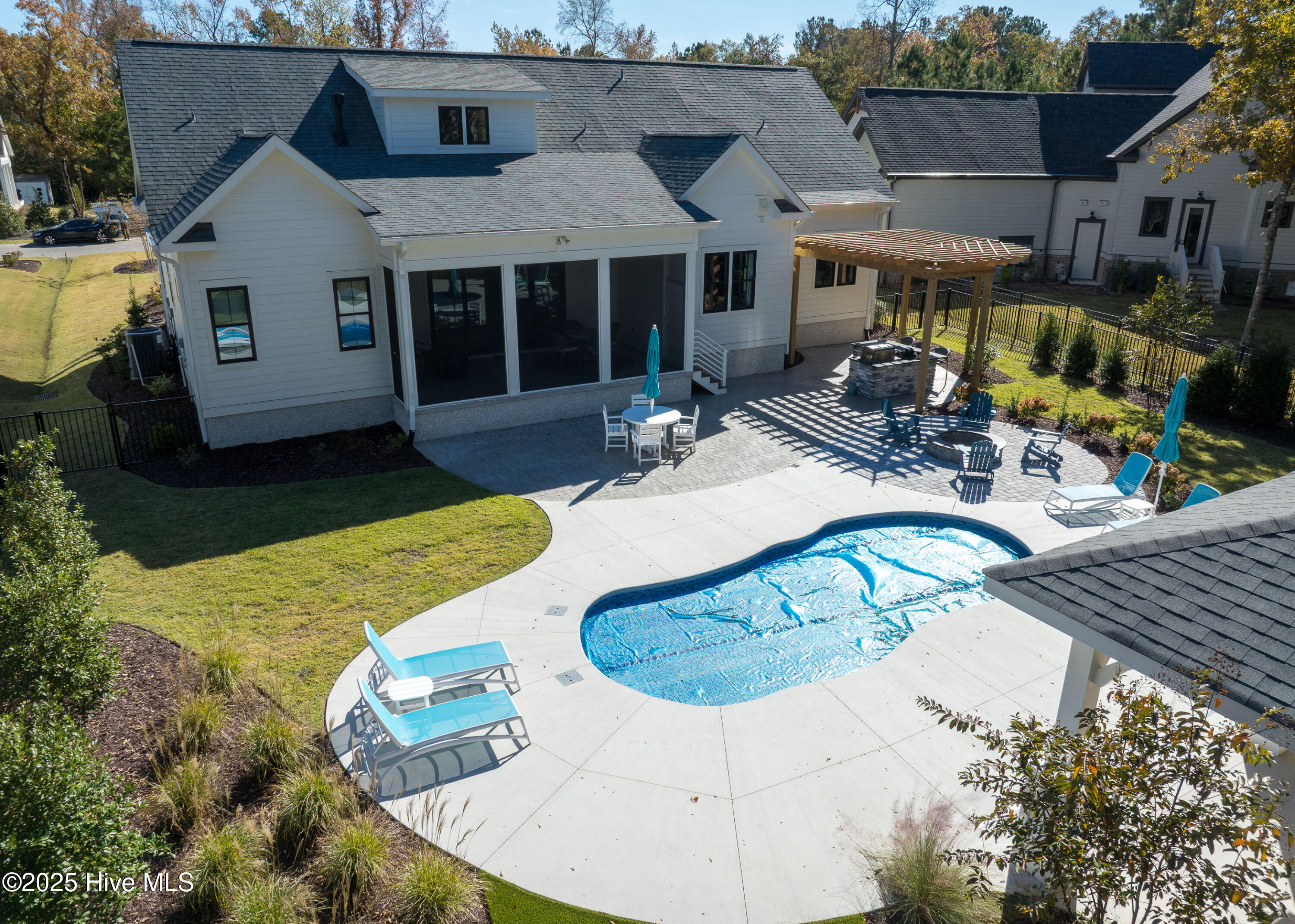 100539739 | Photo 53