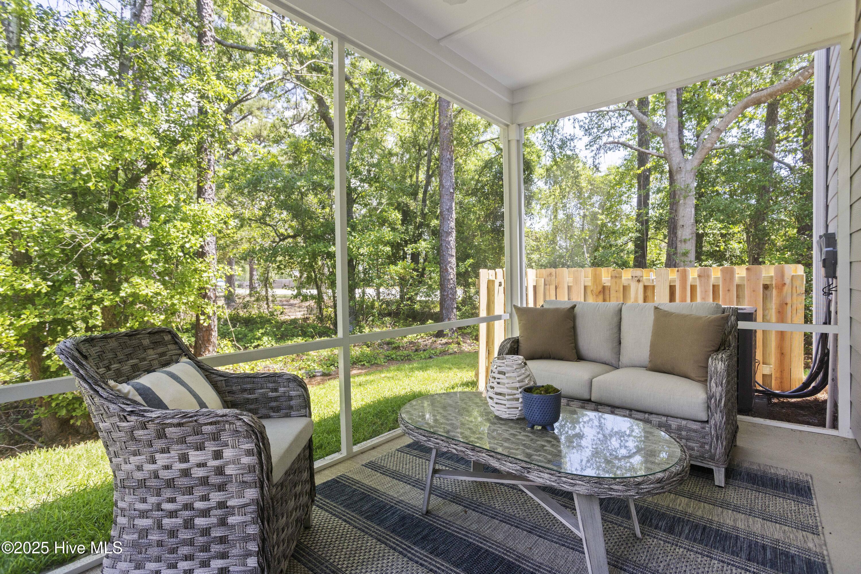 100543372 | Photo 31