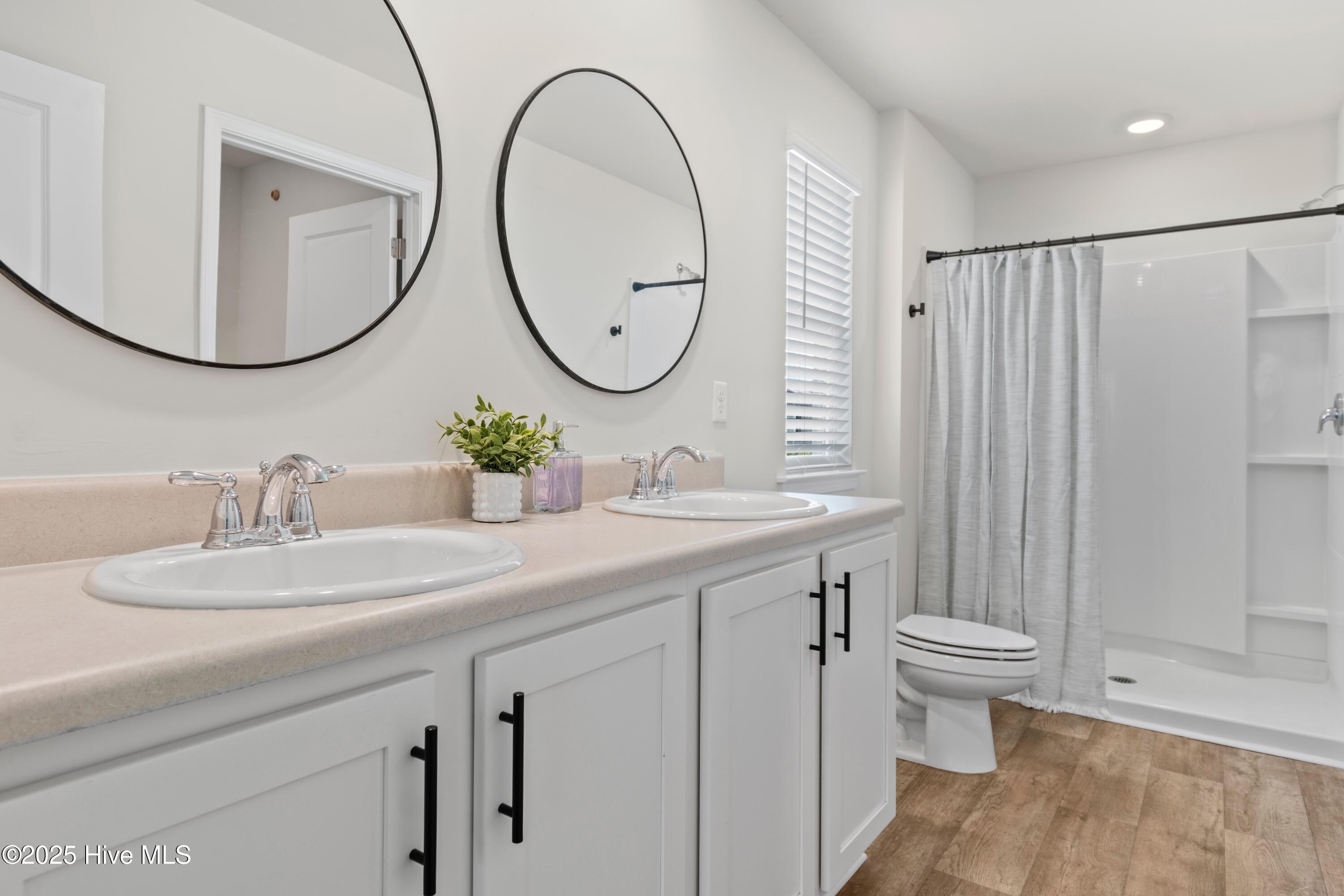 100519595 | Photo 15