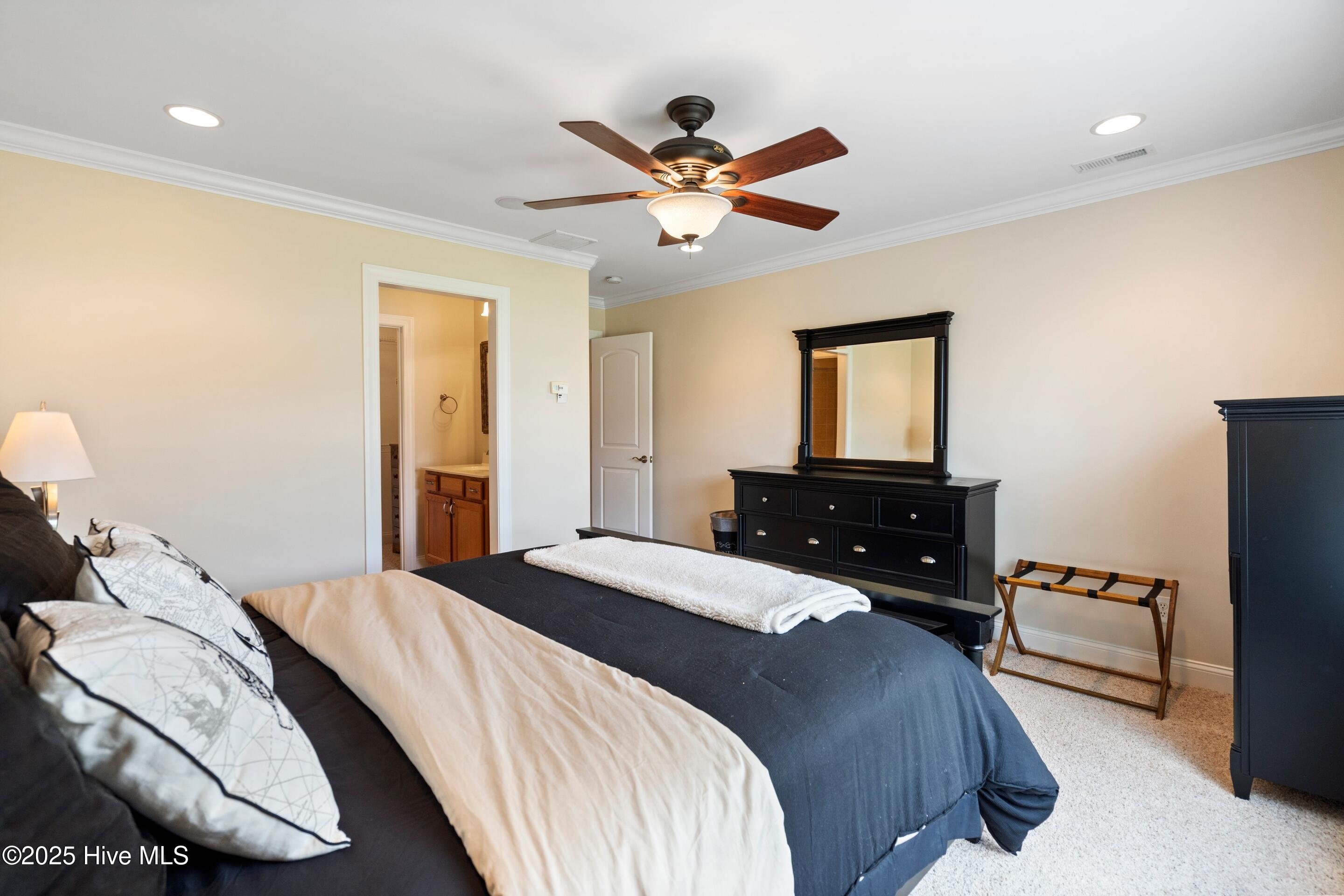 100518438 | Photo 44