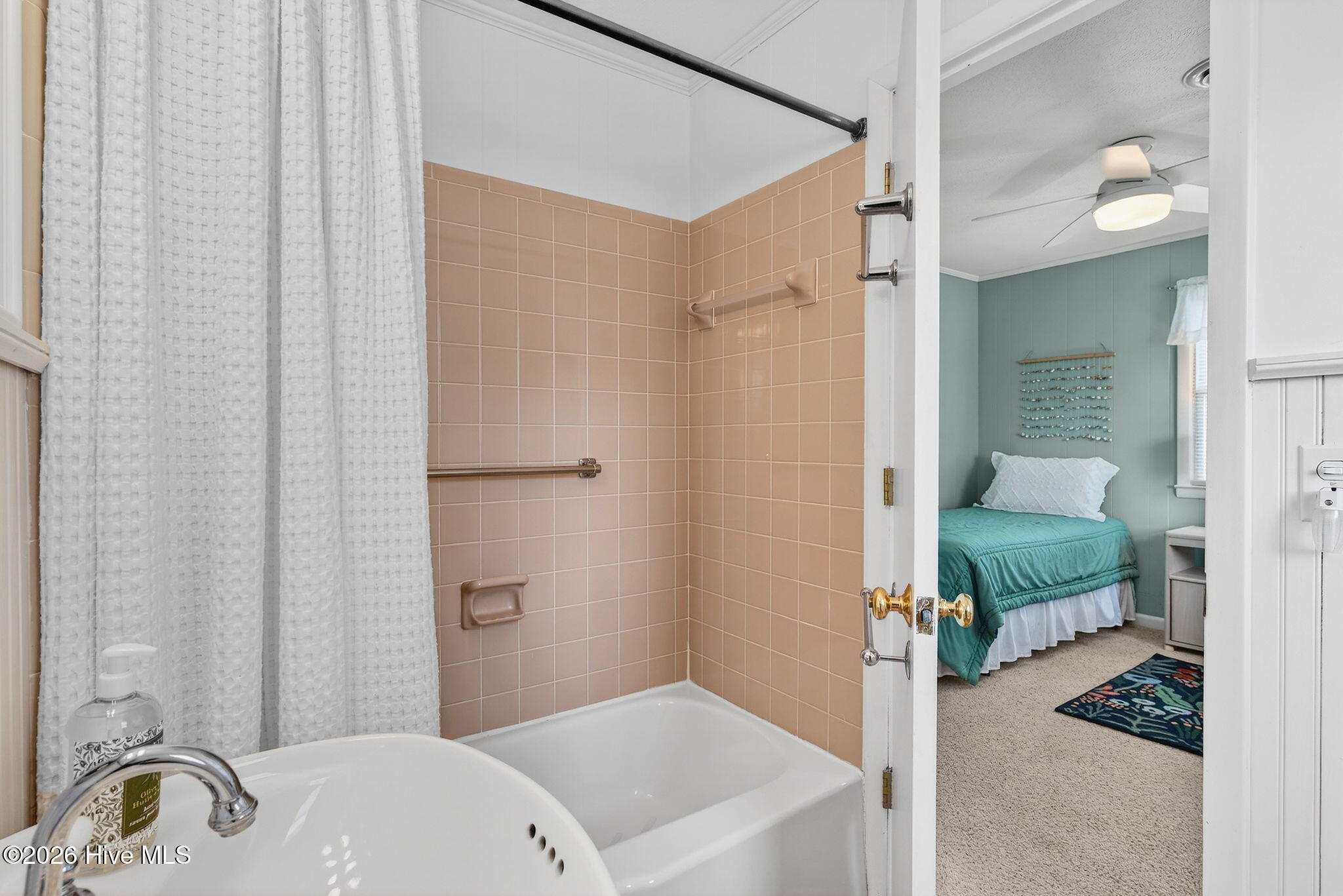 100556998 | Photo 28