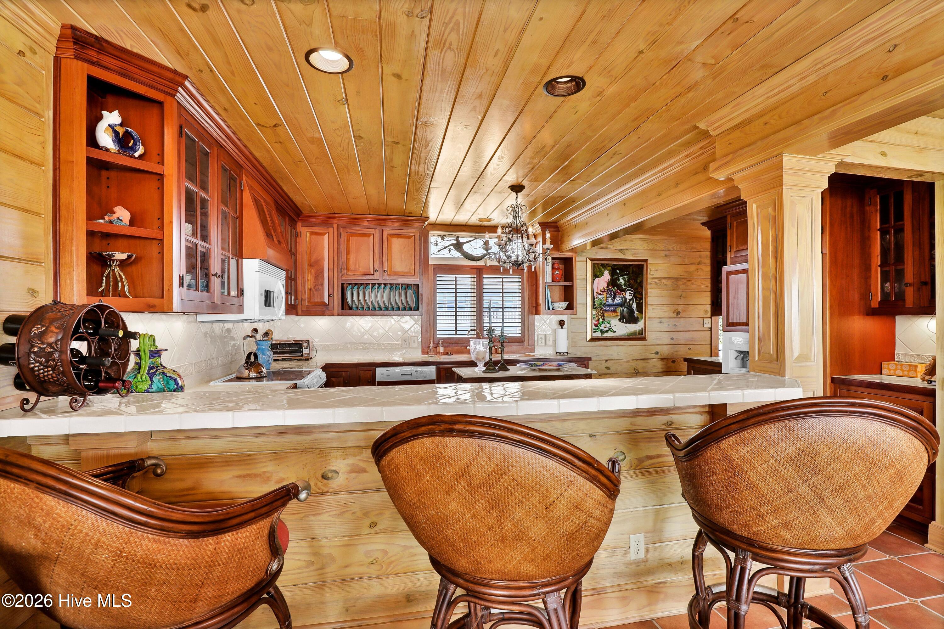 100558553 | Photo 18