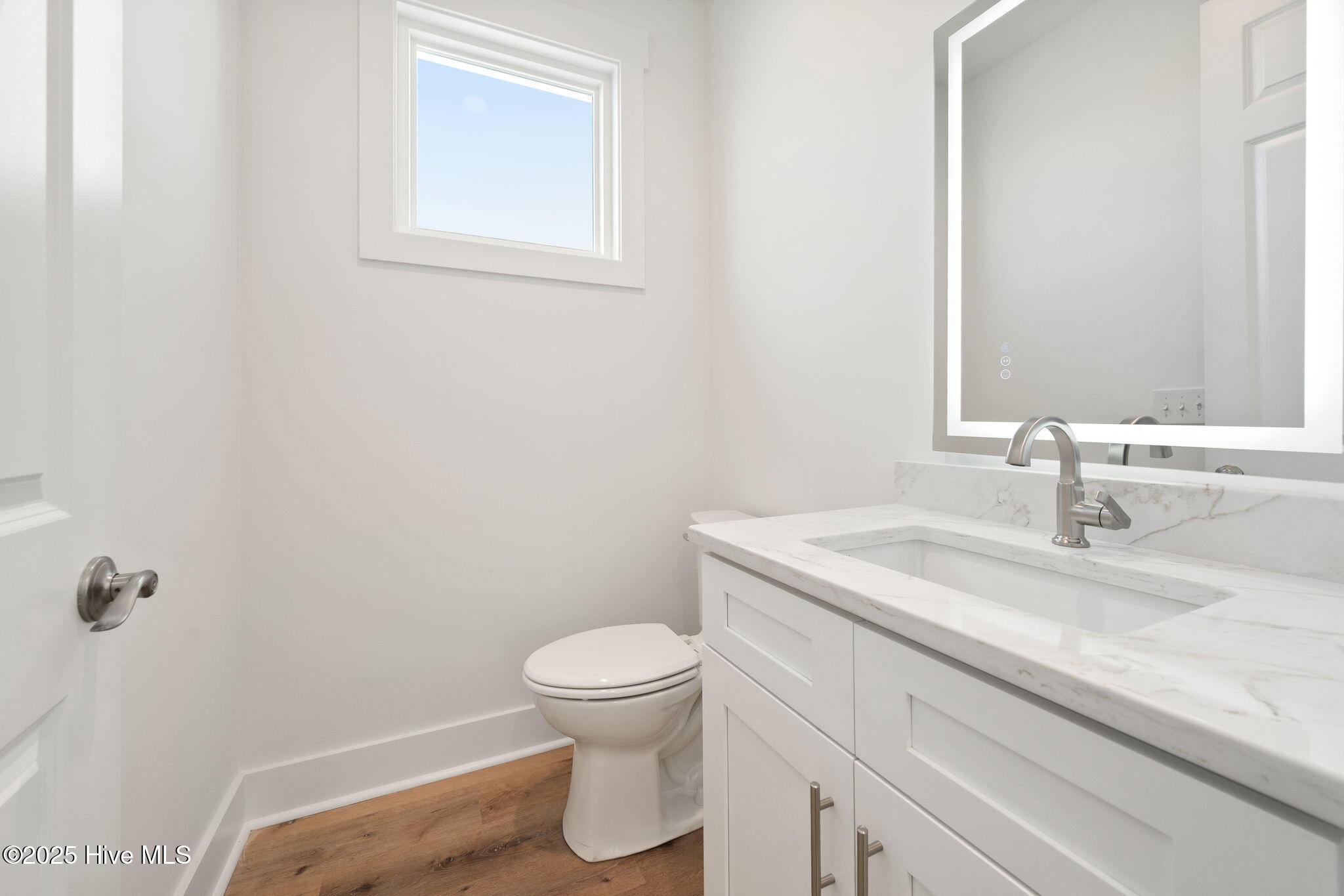 100525403 | Photo 22