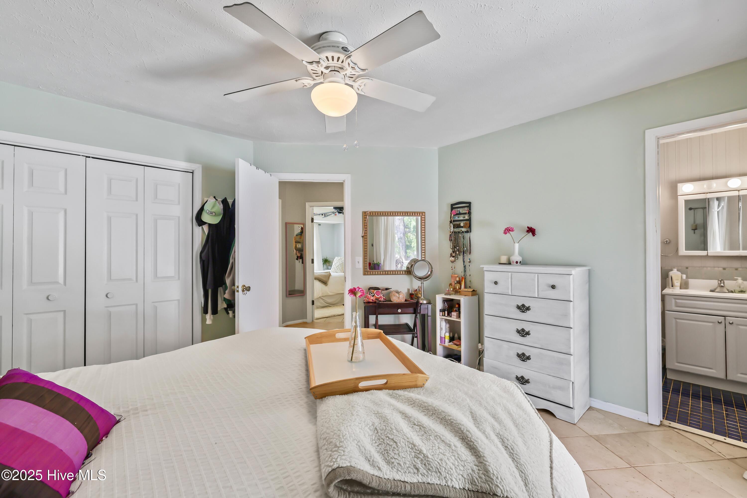 100519287 | Photo 24