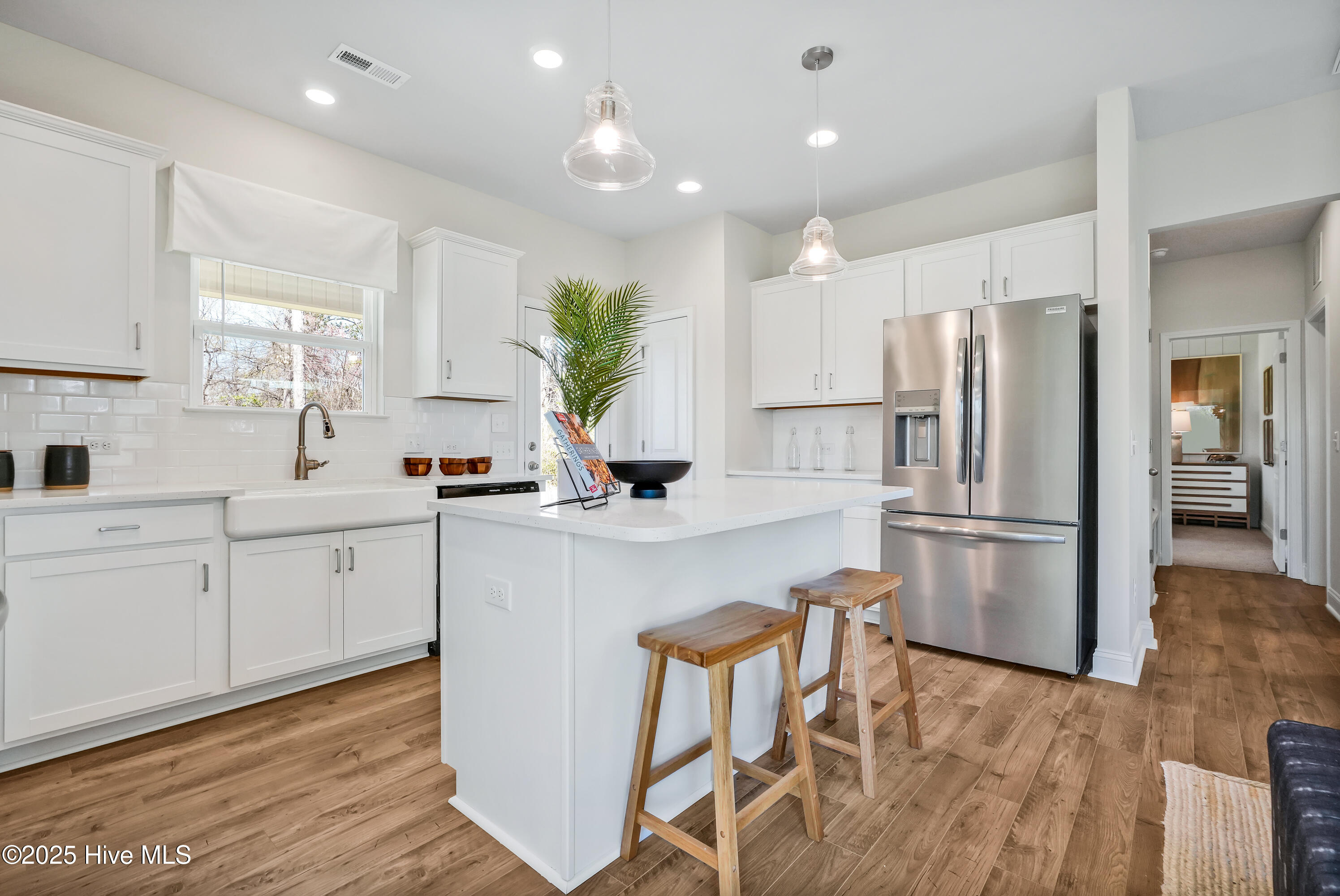 100535956 | Photo 16