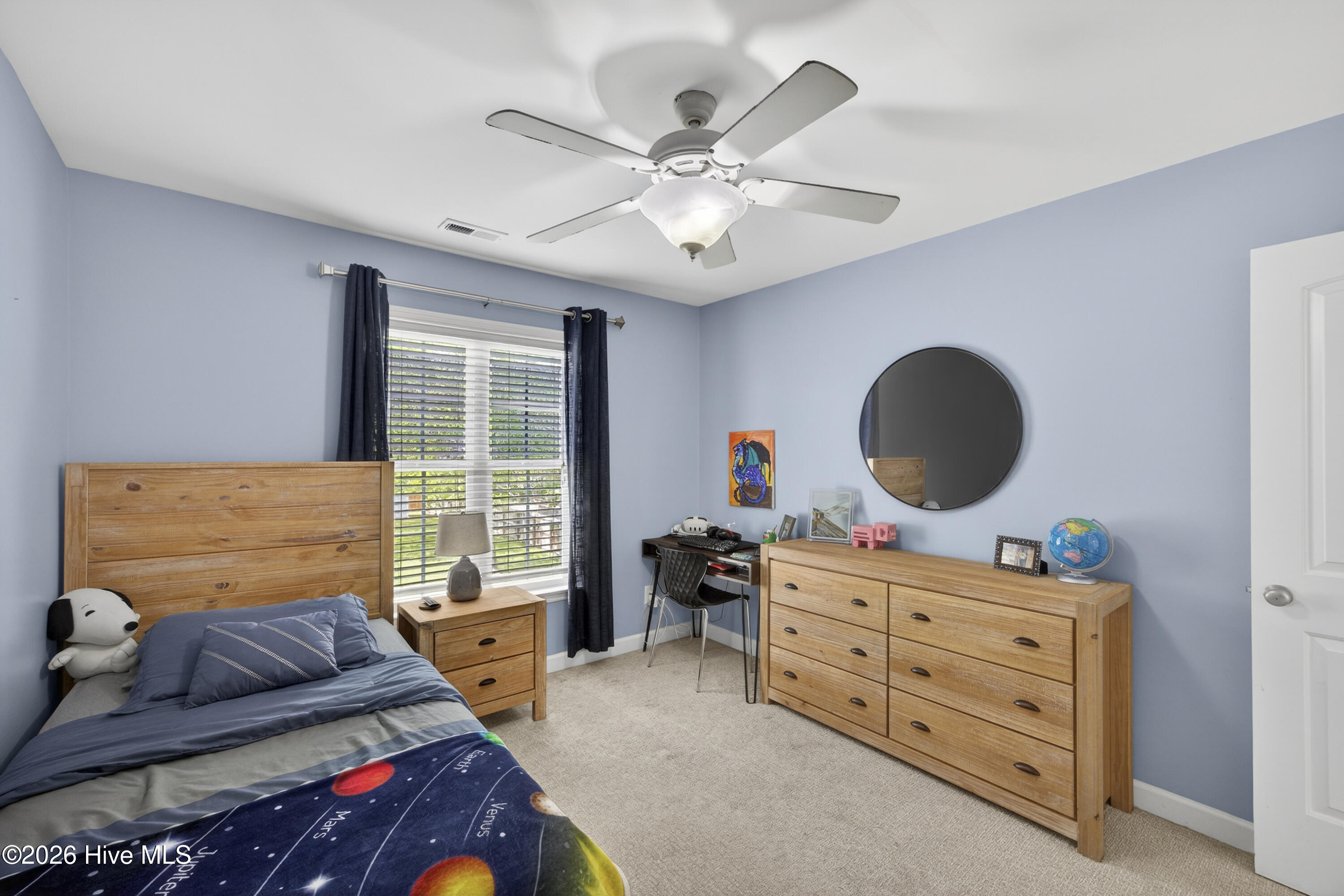 100565225 | Photo 38