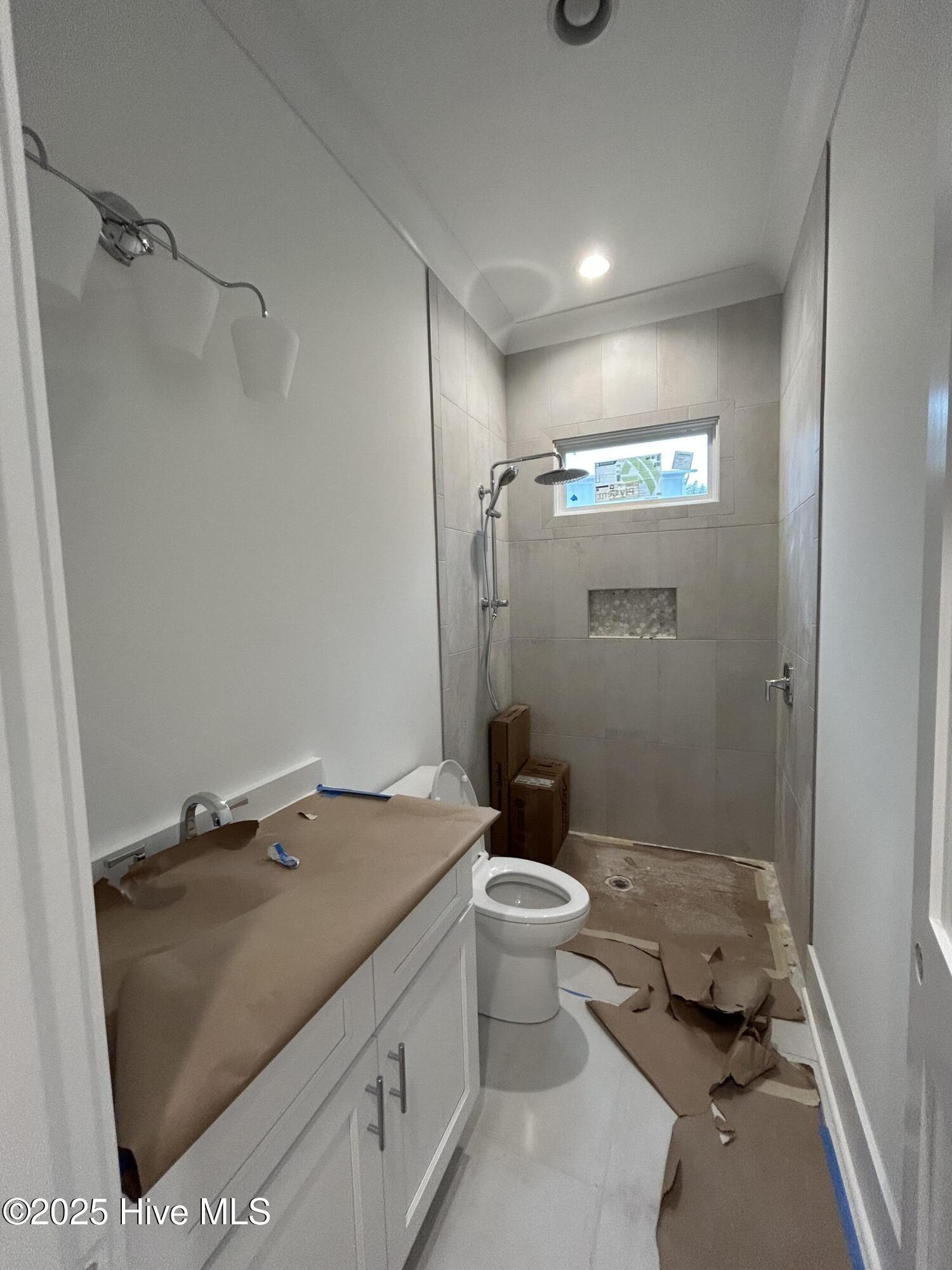 100531087 | Photo 22