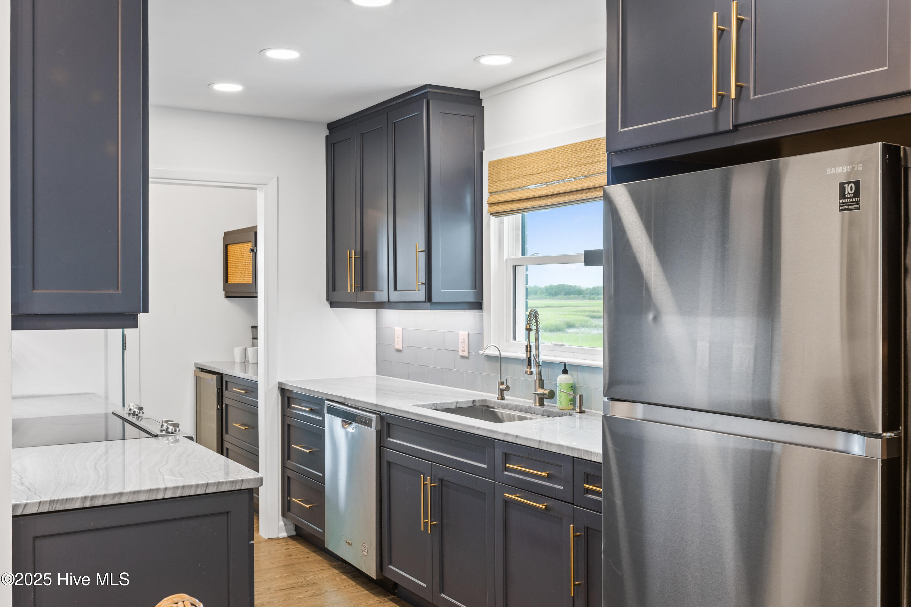 100567814 | Photo 43