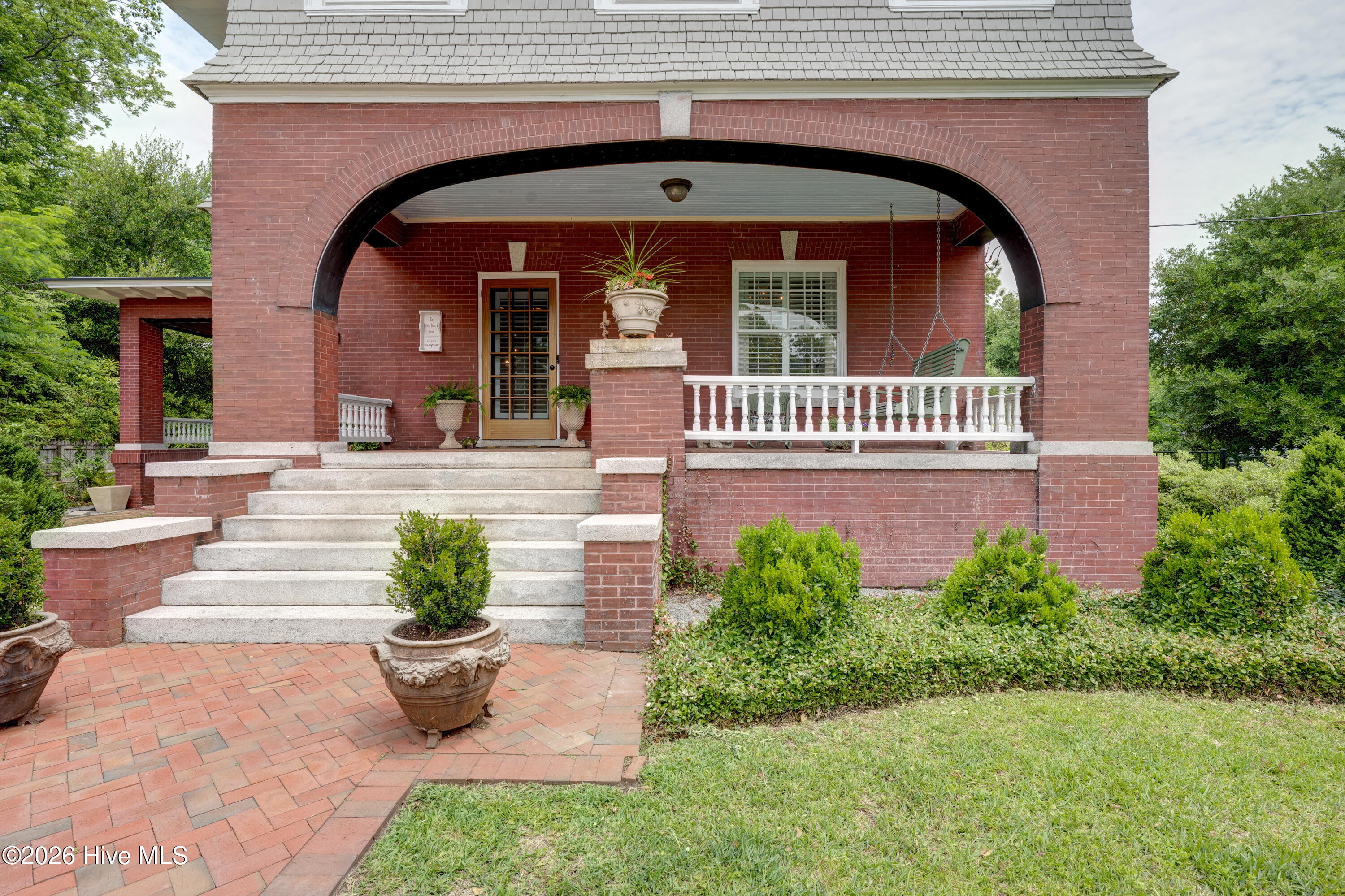 1404 National 