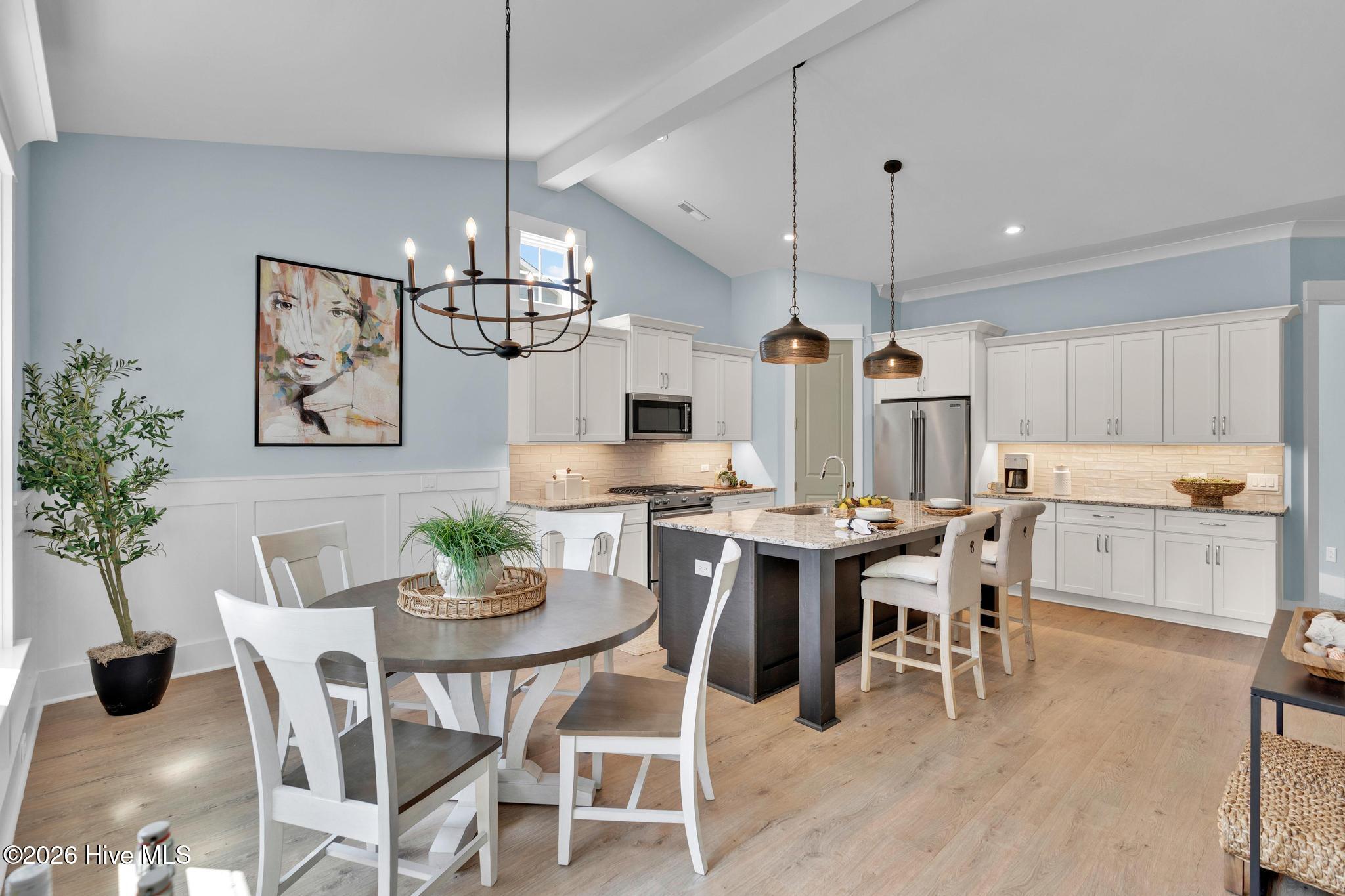 100564627 | Photo 19