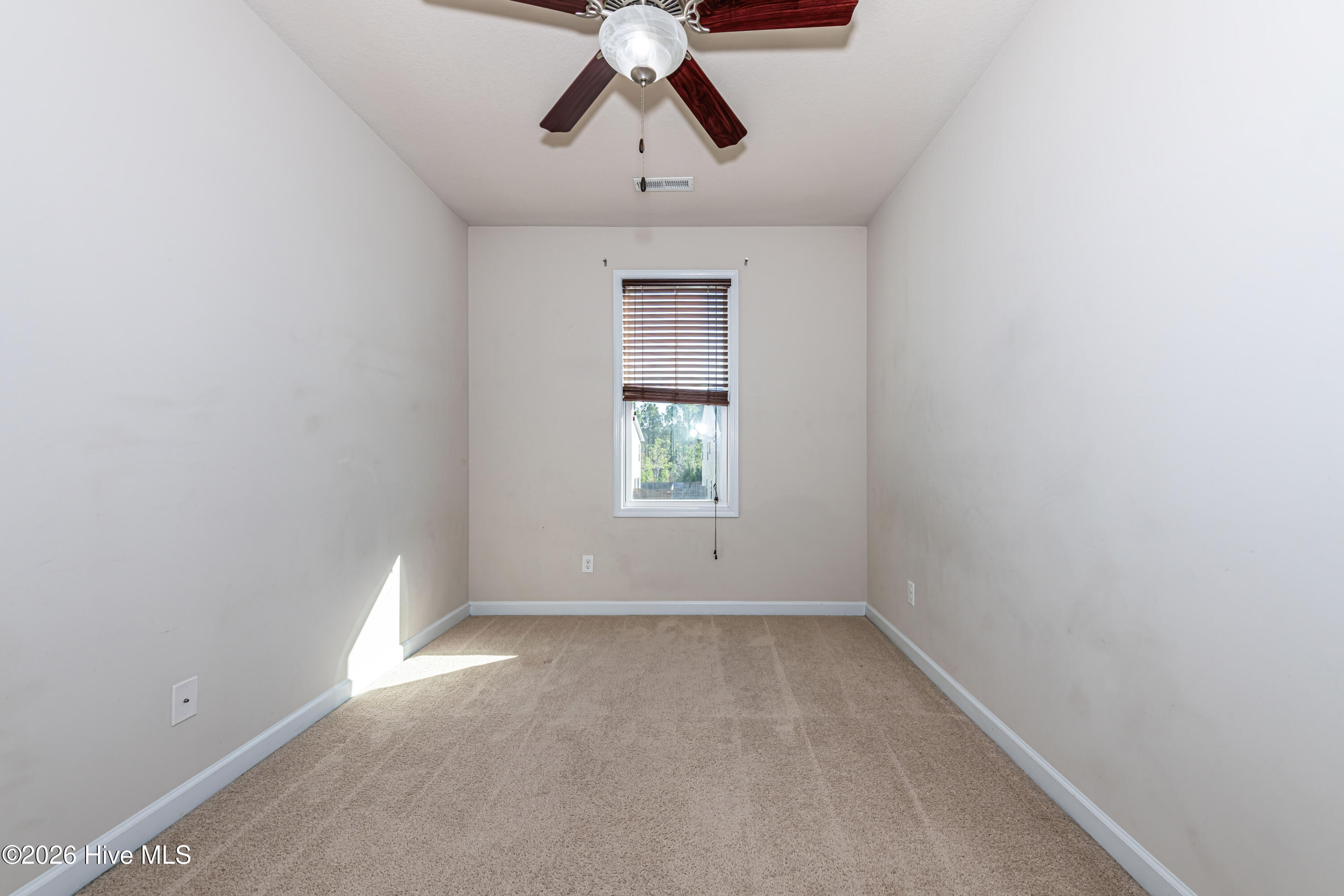 100567221 | Photo 35