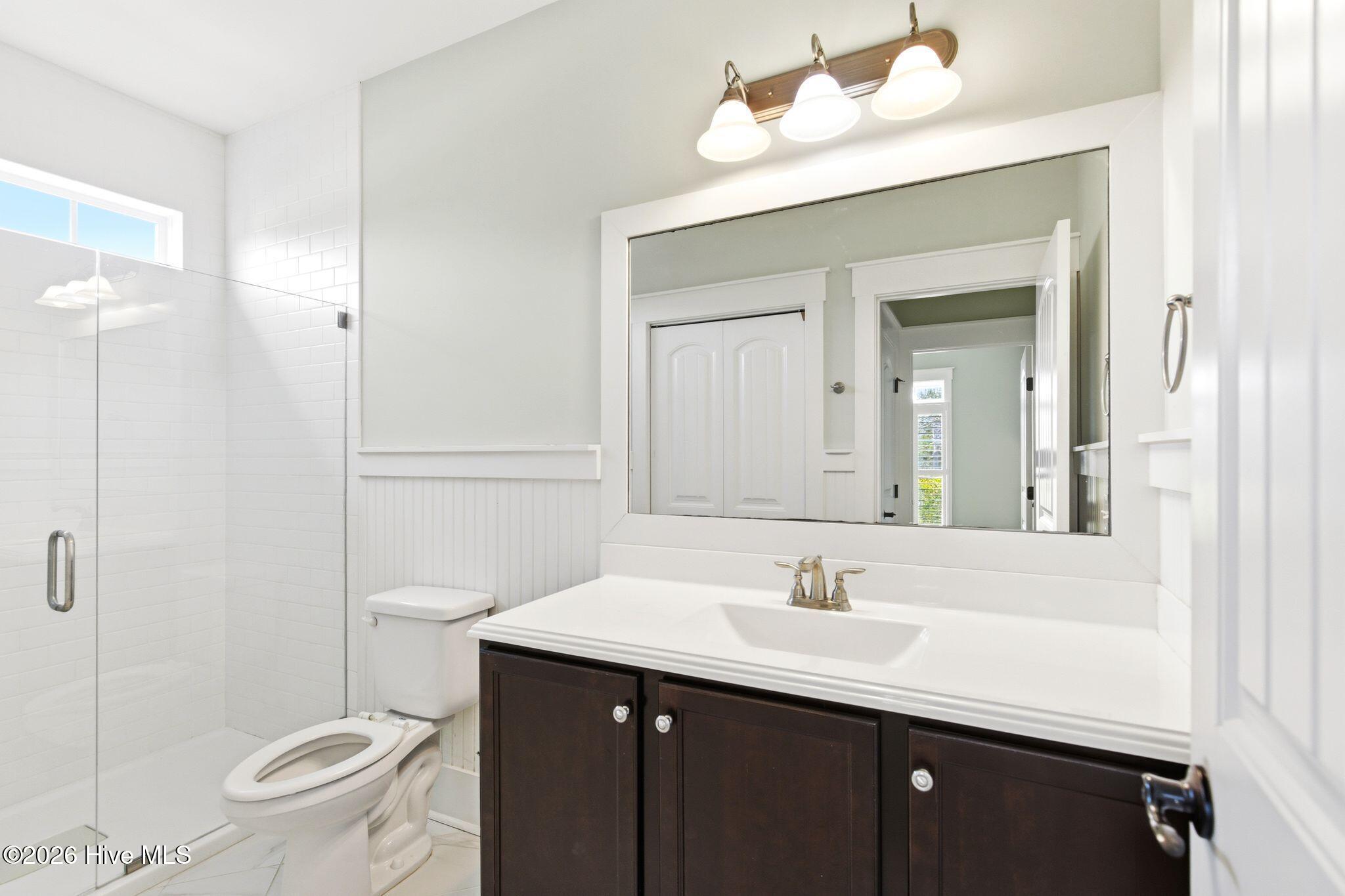 100564306 | Photo 24