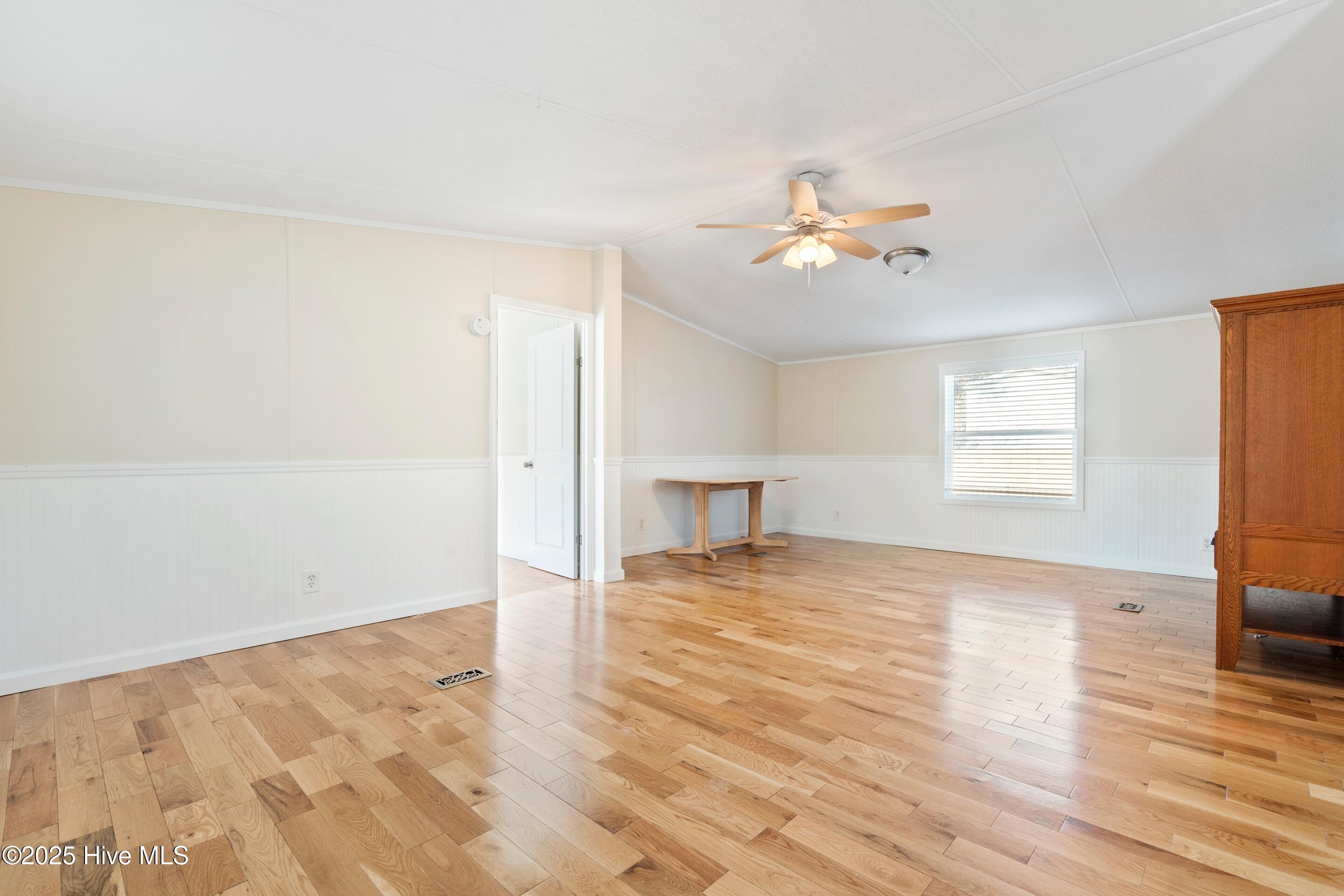 100546420 | Photo 12