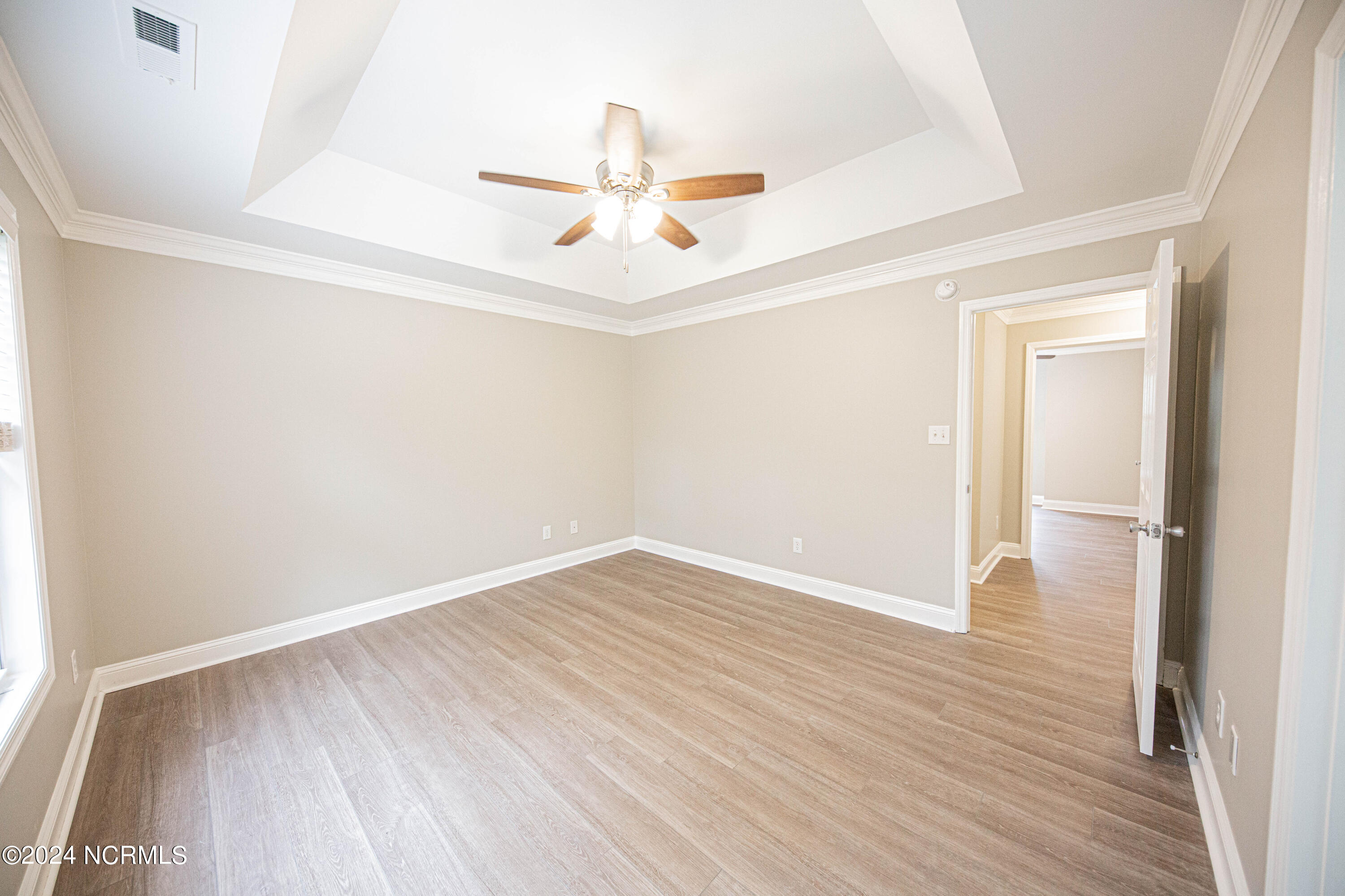 100566053 | Photo 31