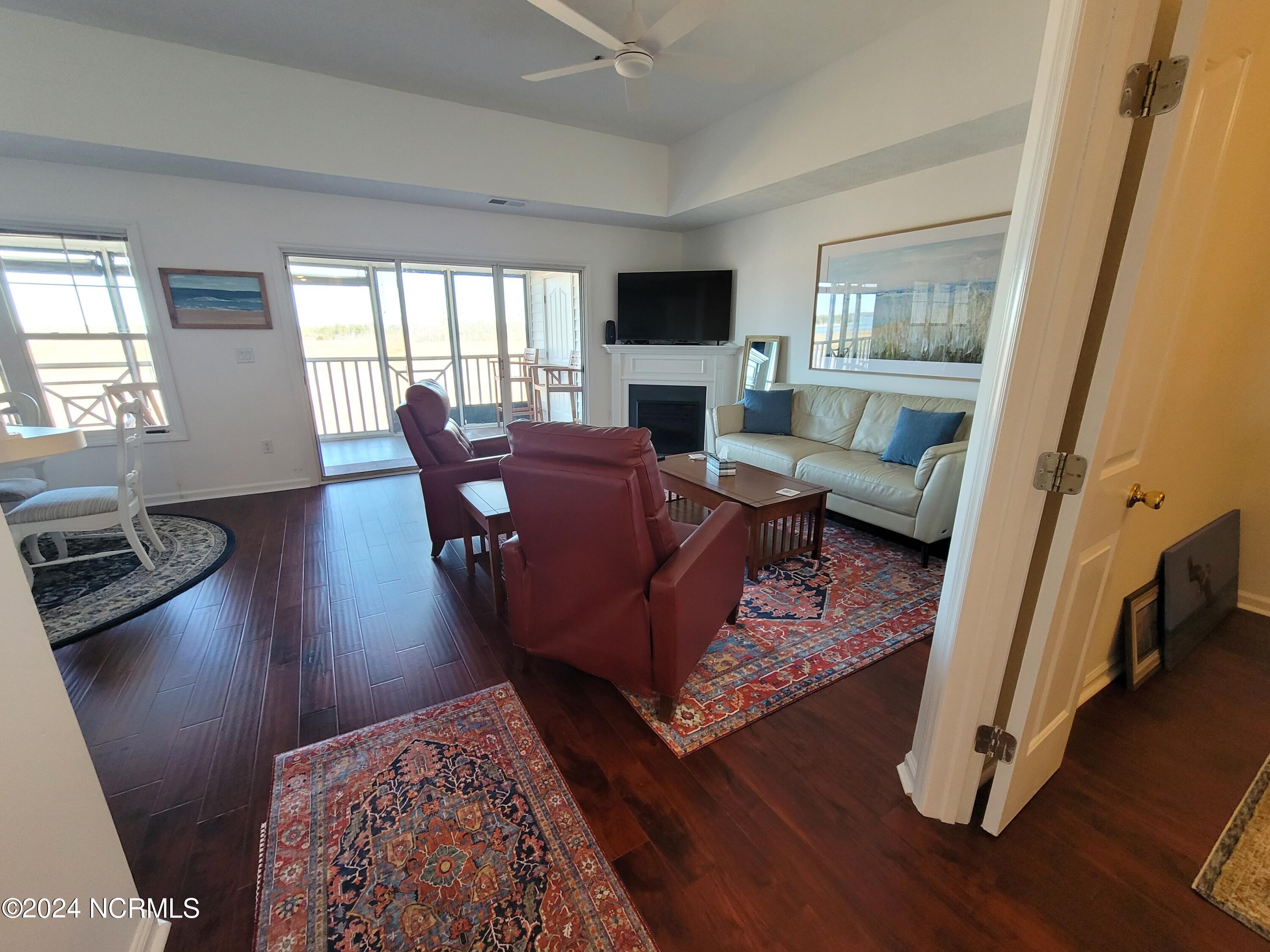 100565776 | Photo 11