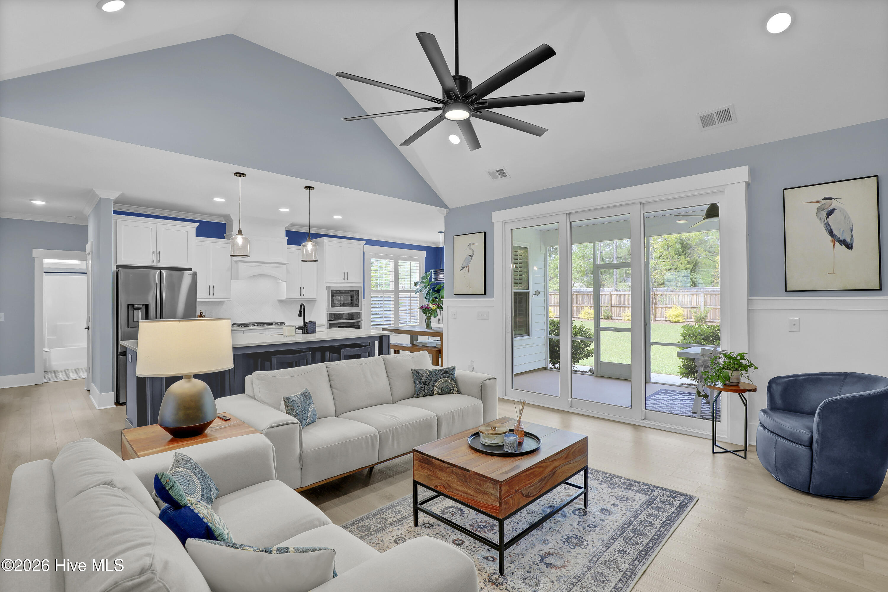 100567366 | Photo 10