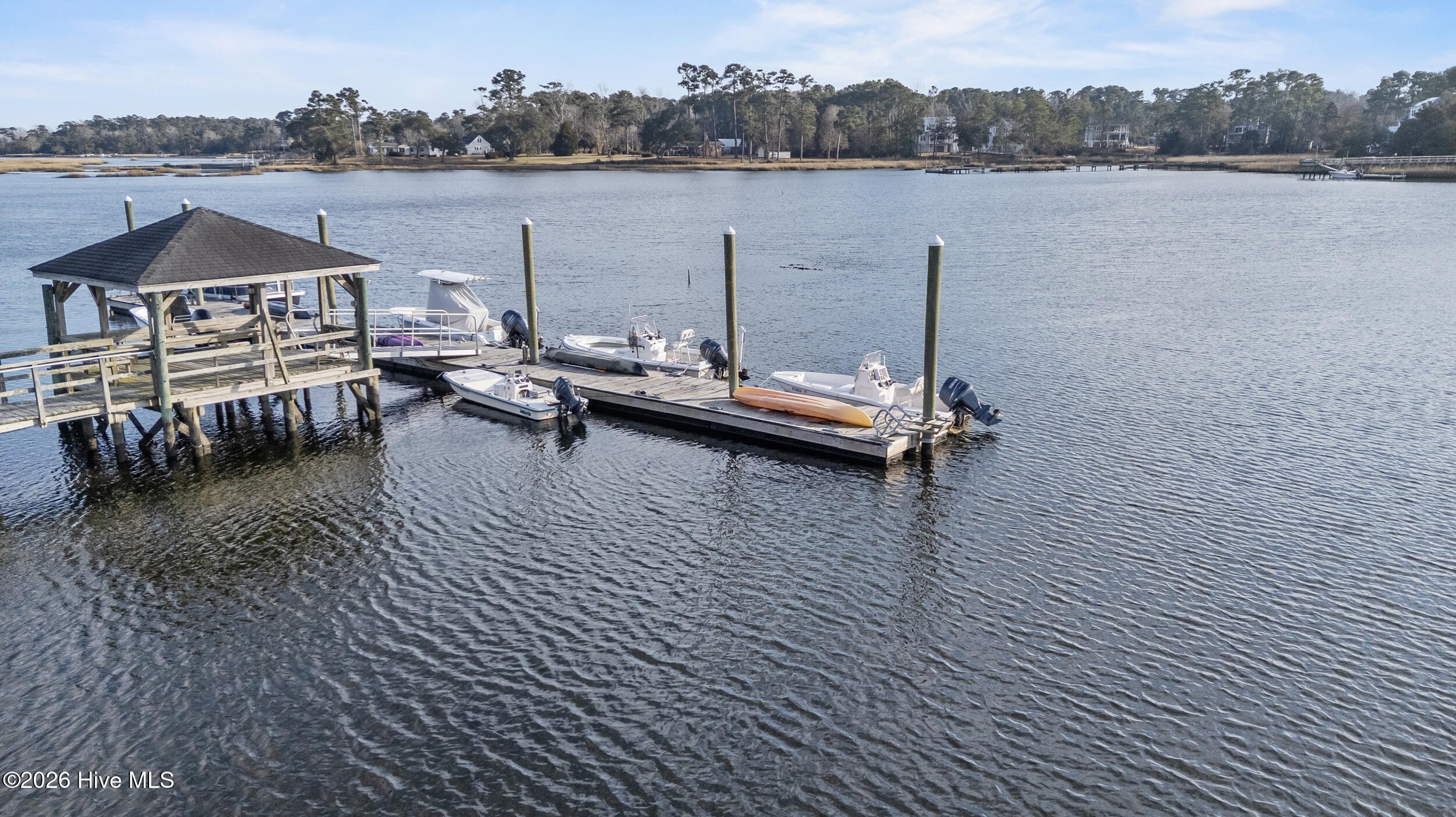 100553782 | Photo 75