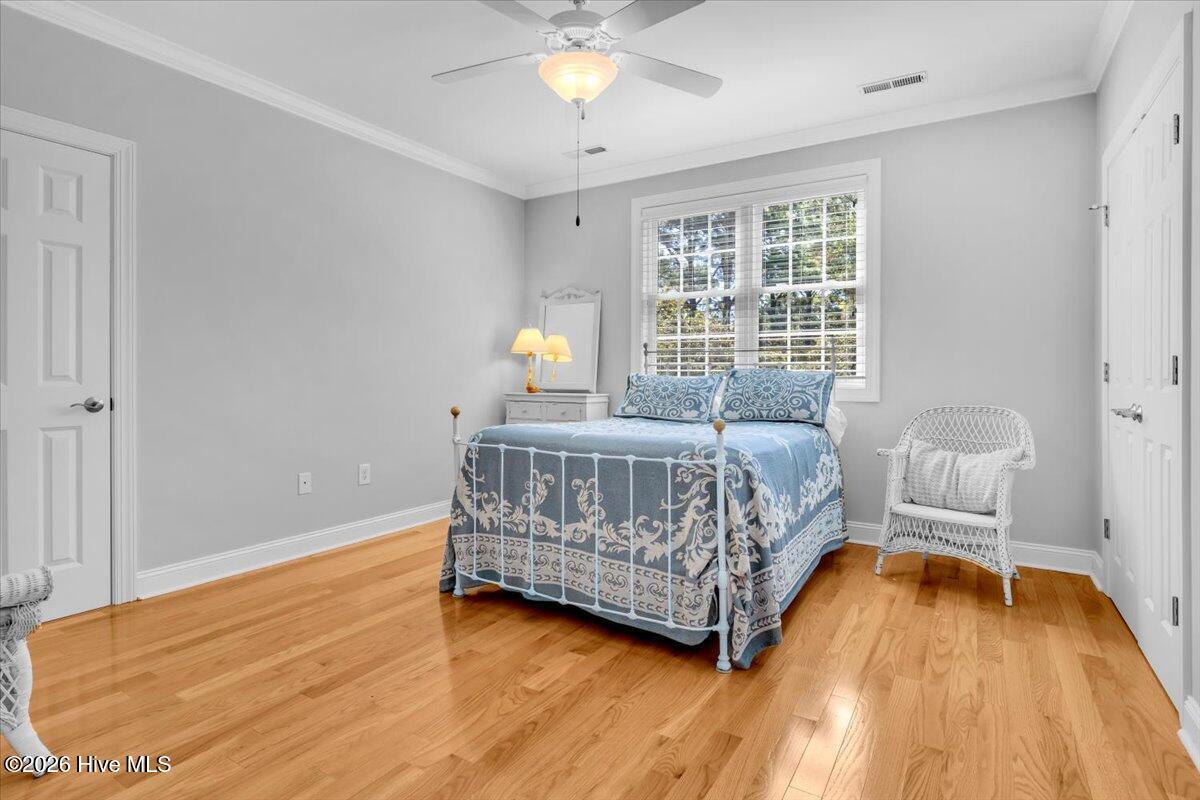 100565920 | Photo 56