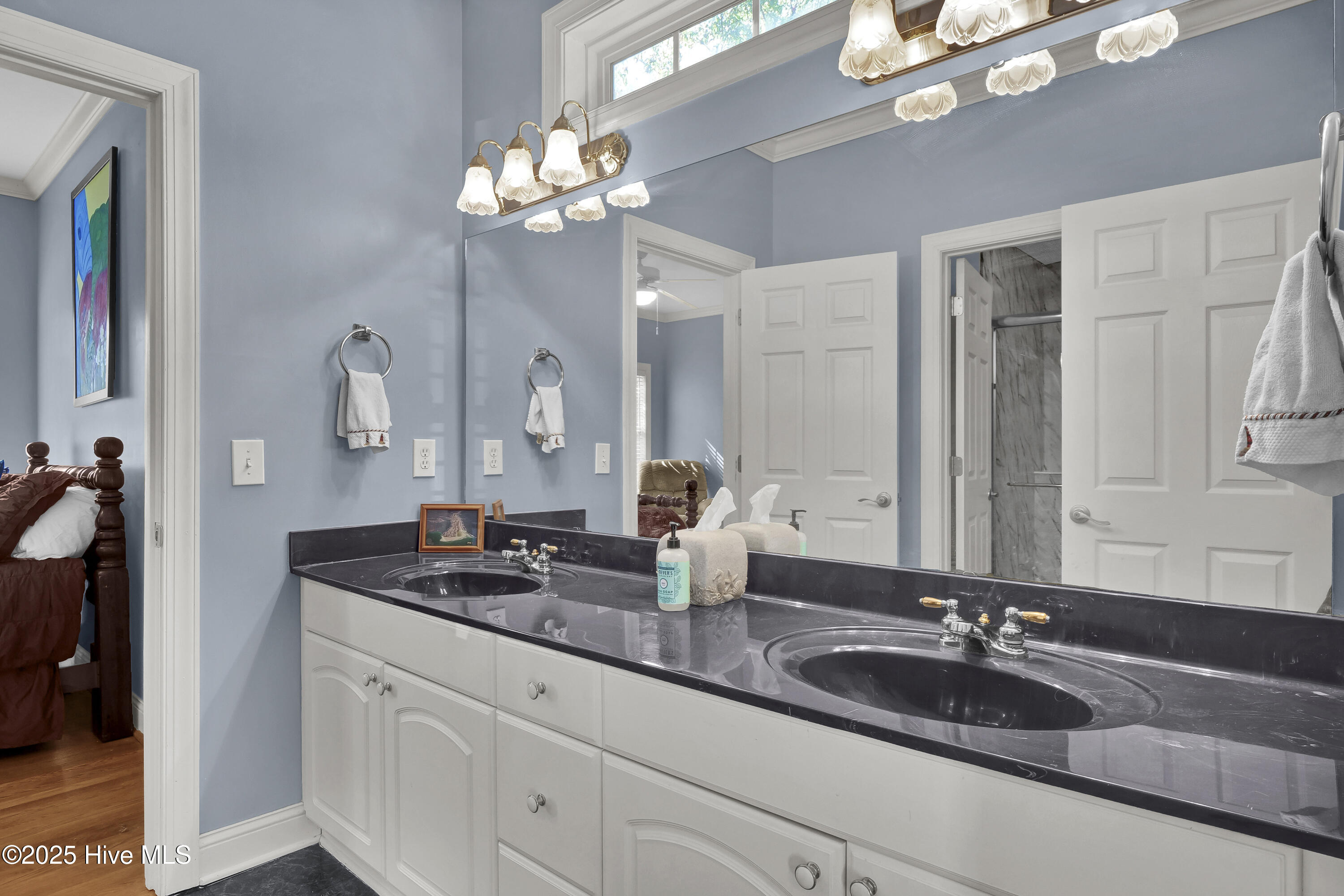 100539062 | Photo 41