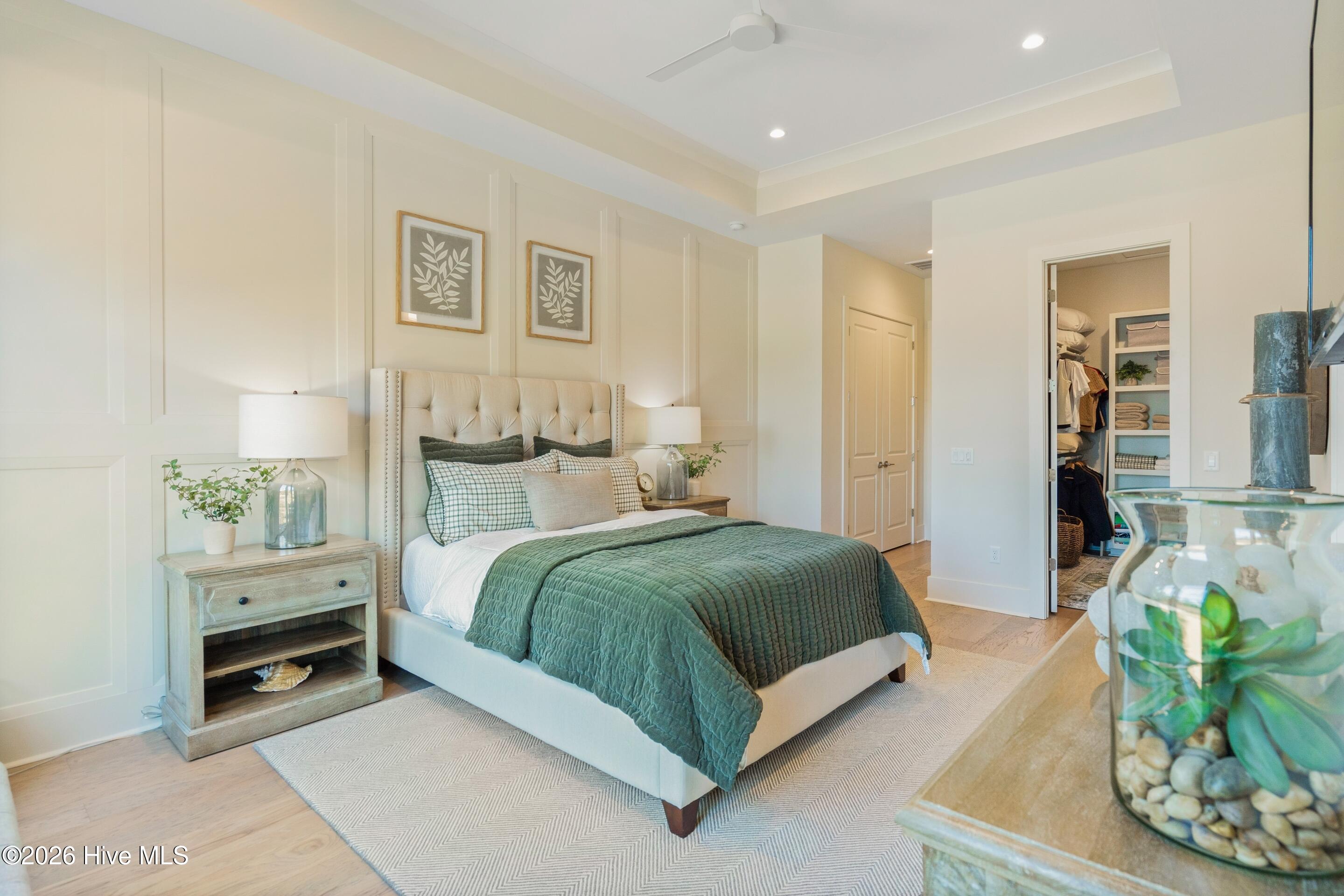 100546830 | Photo 42