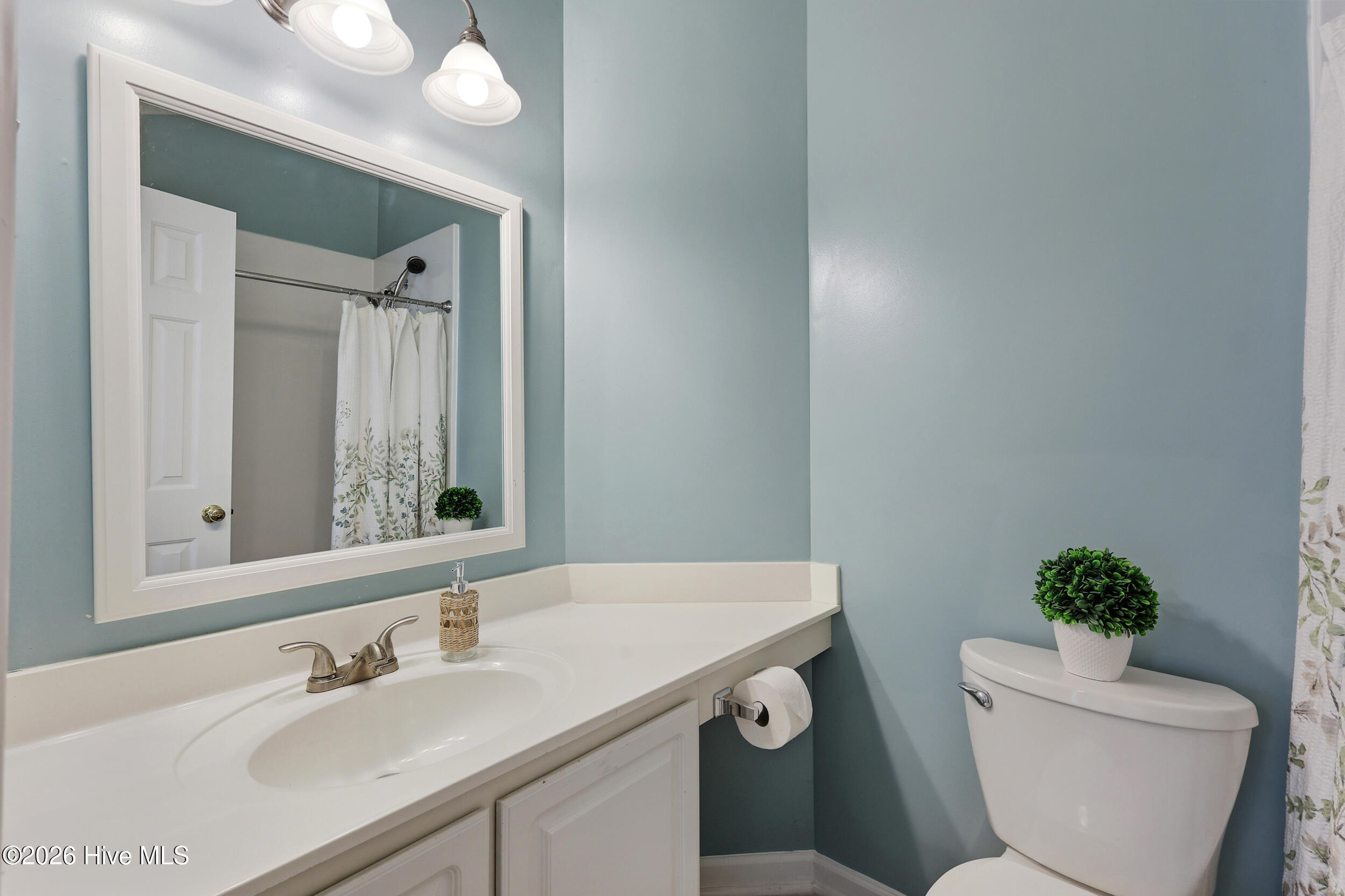 100560025 | Photo 17