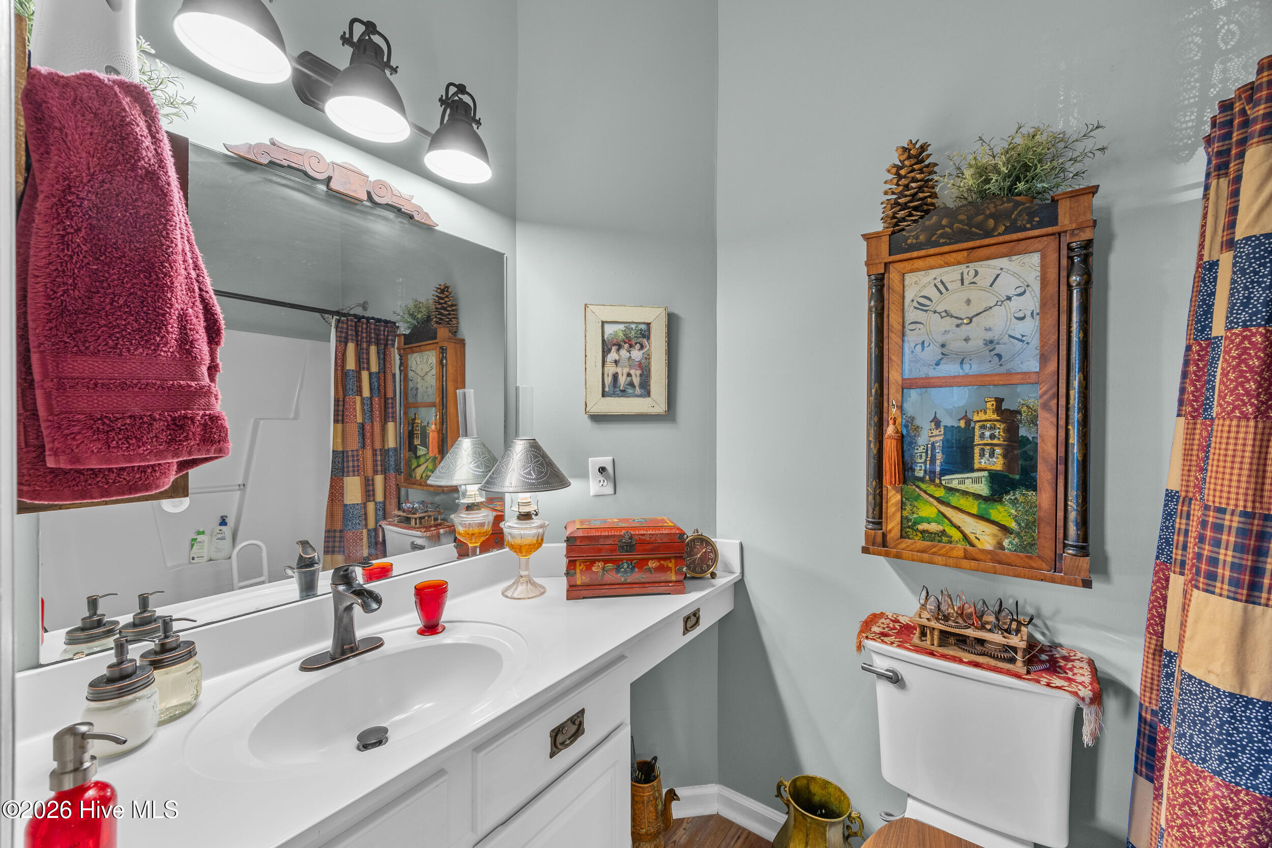 100569630 | Photo 18