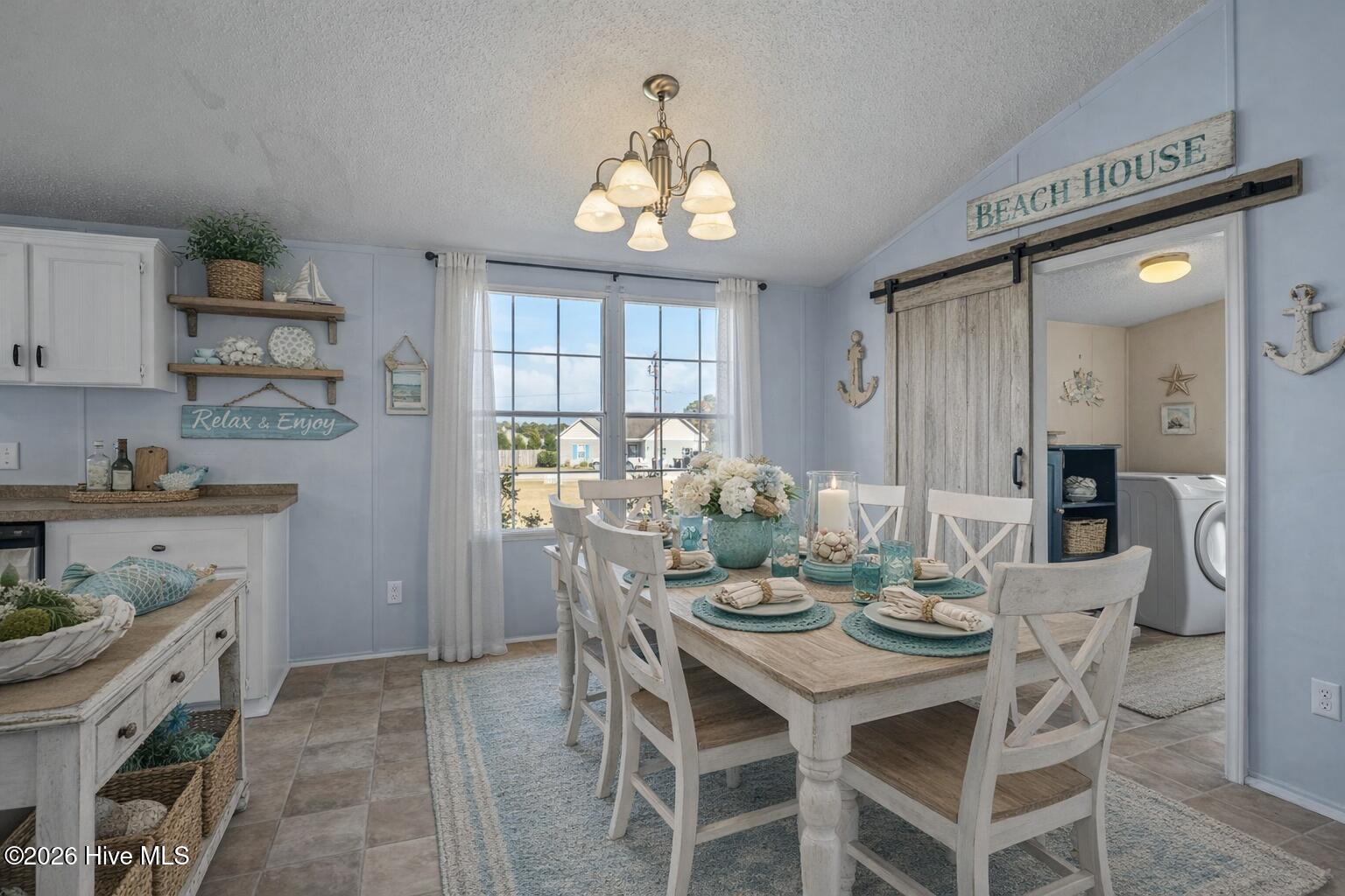 100540304 | Photo 17