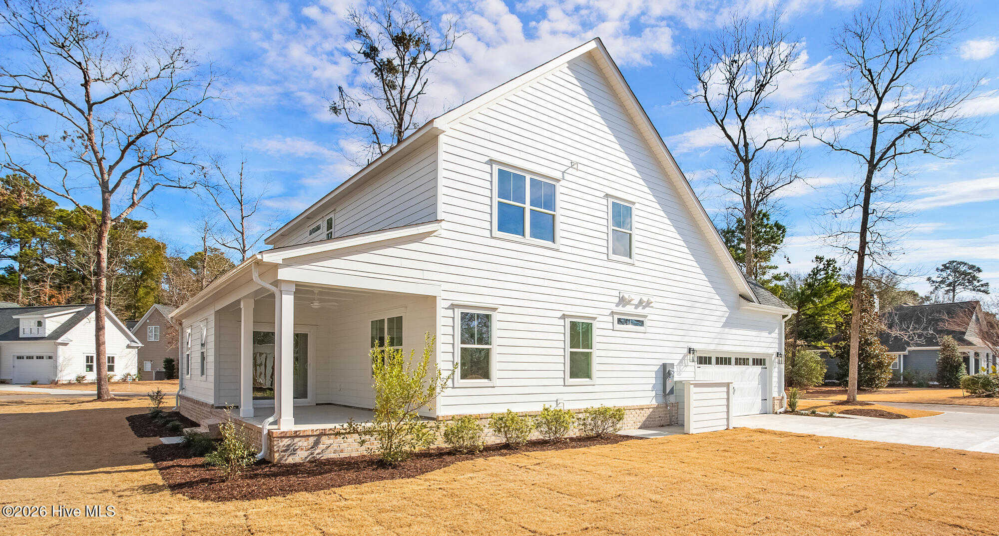 100564009 | Photo 52