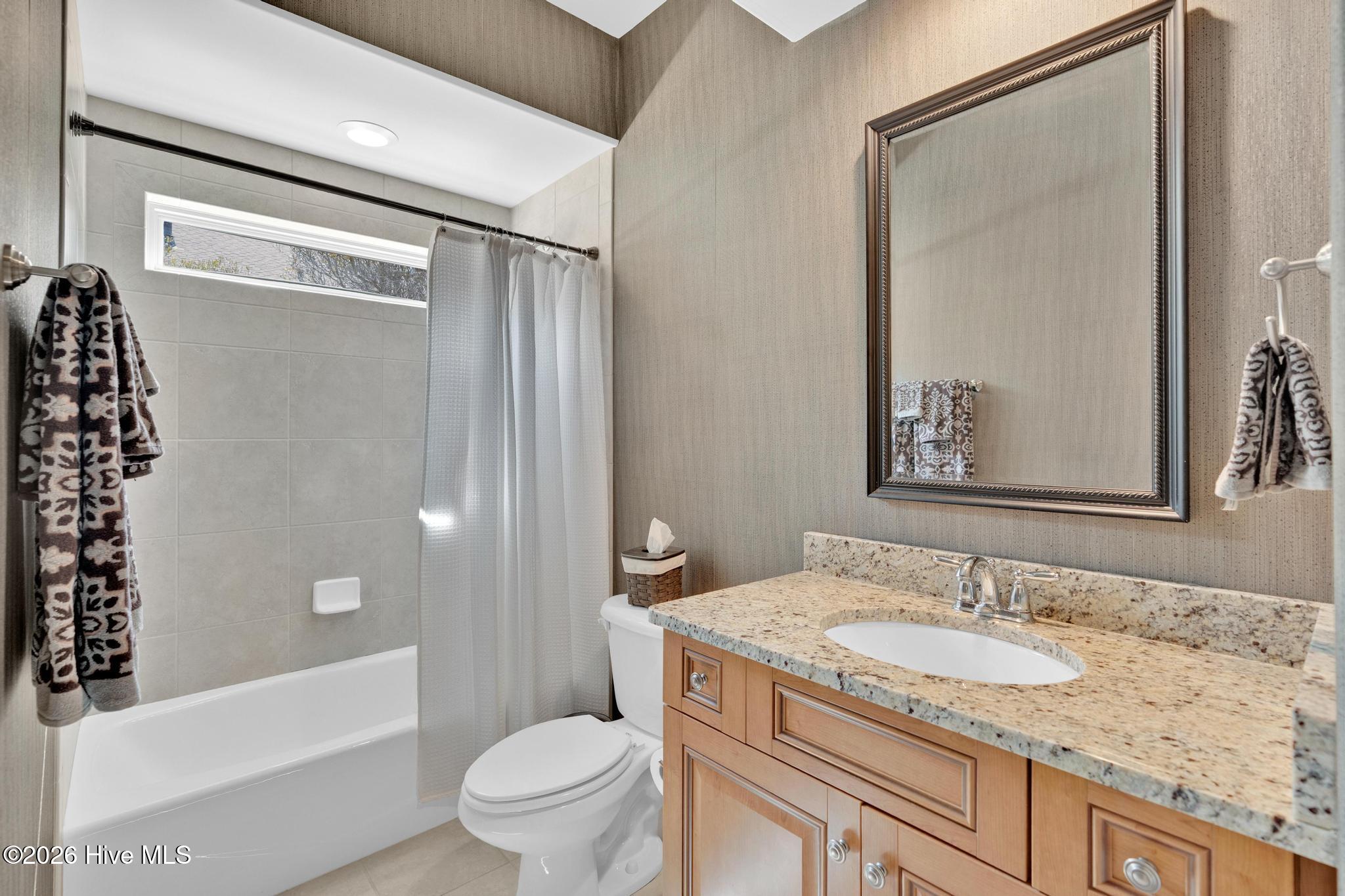 100559631 | Photo 30