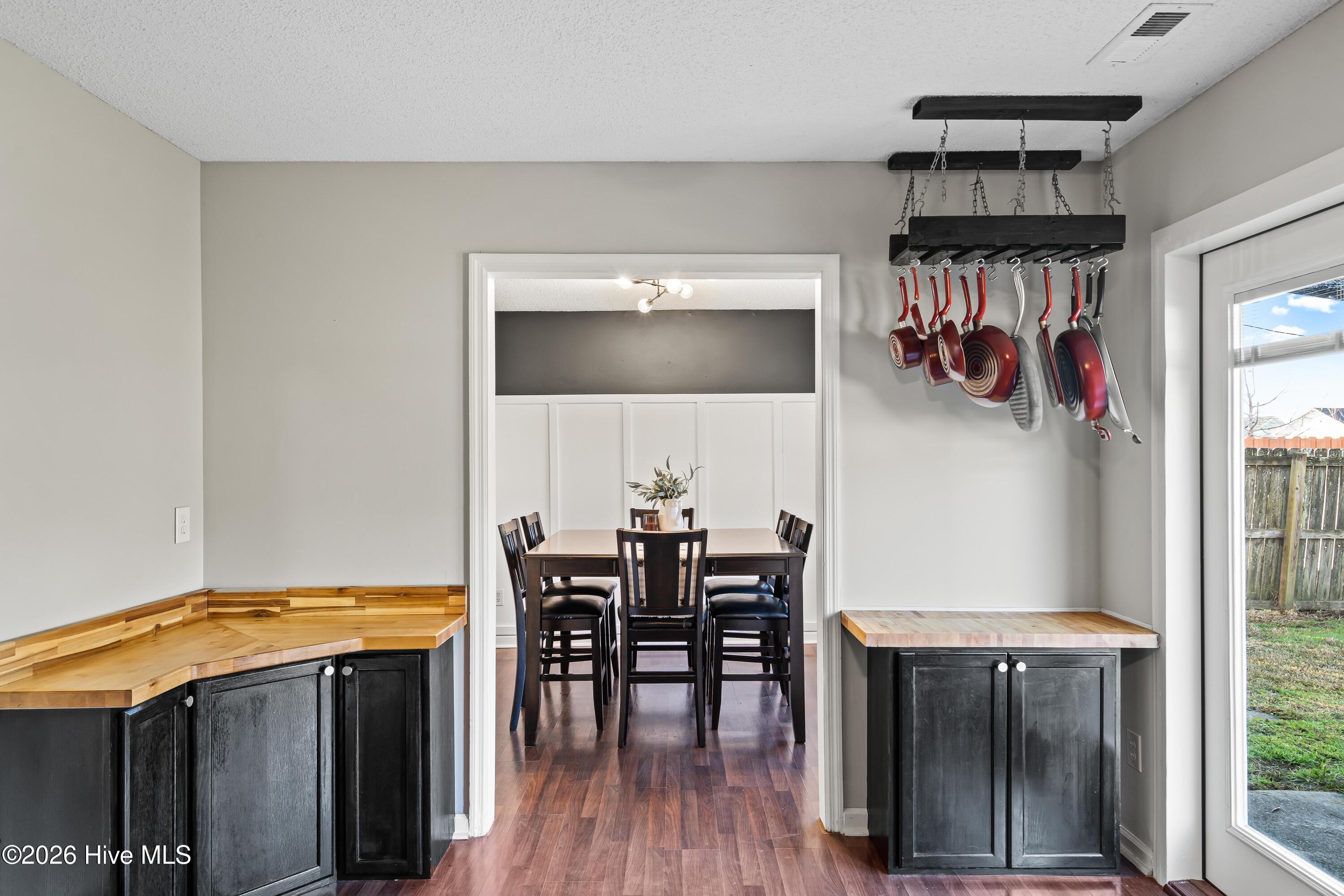 100548463 | Photo 13