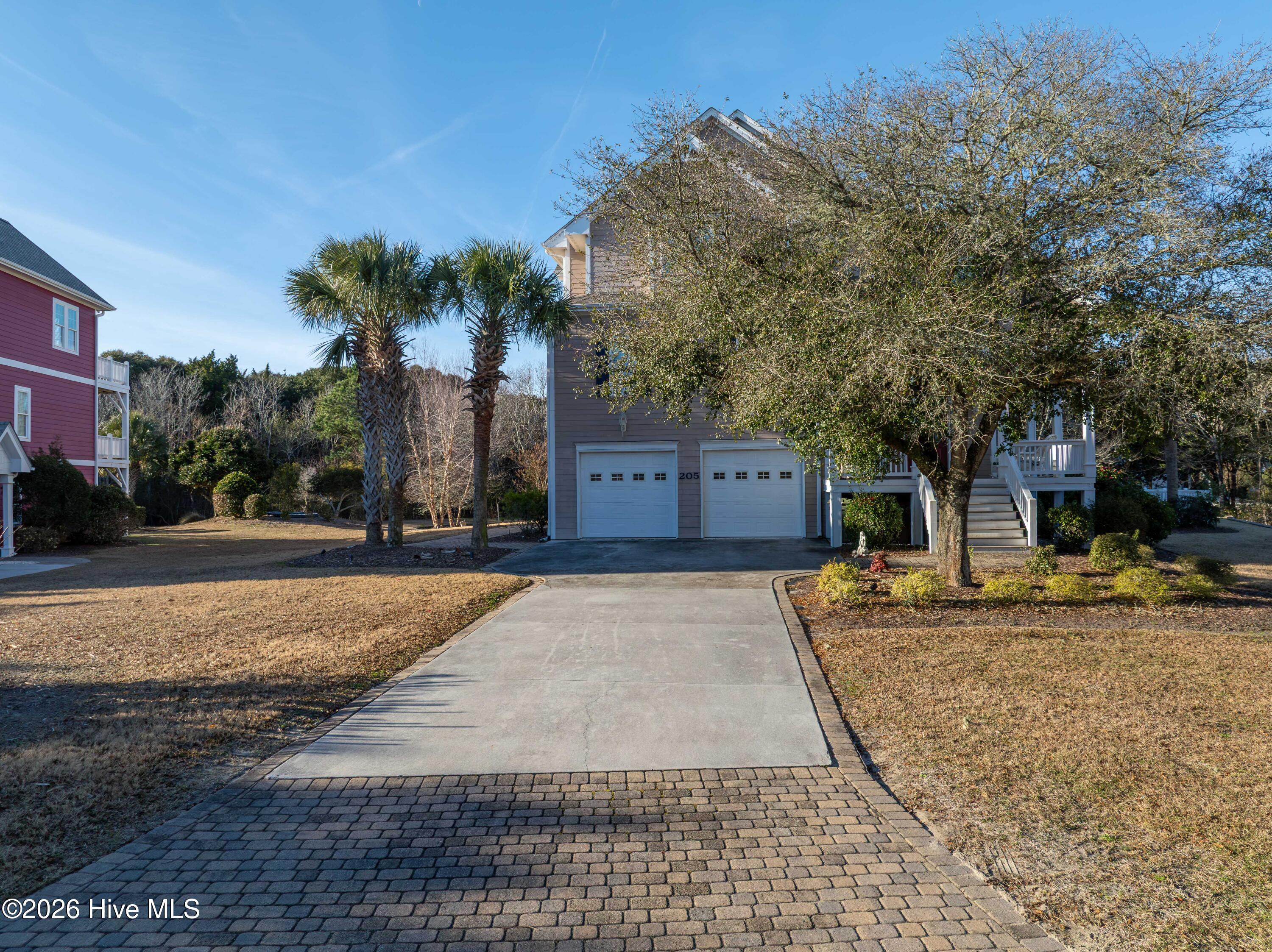 100549111 | Photo 69