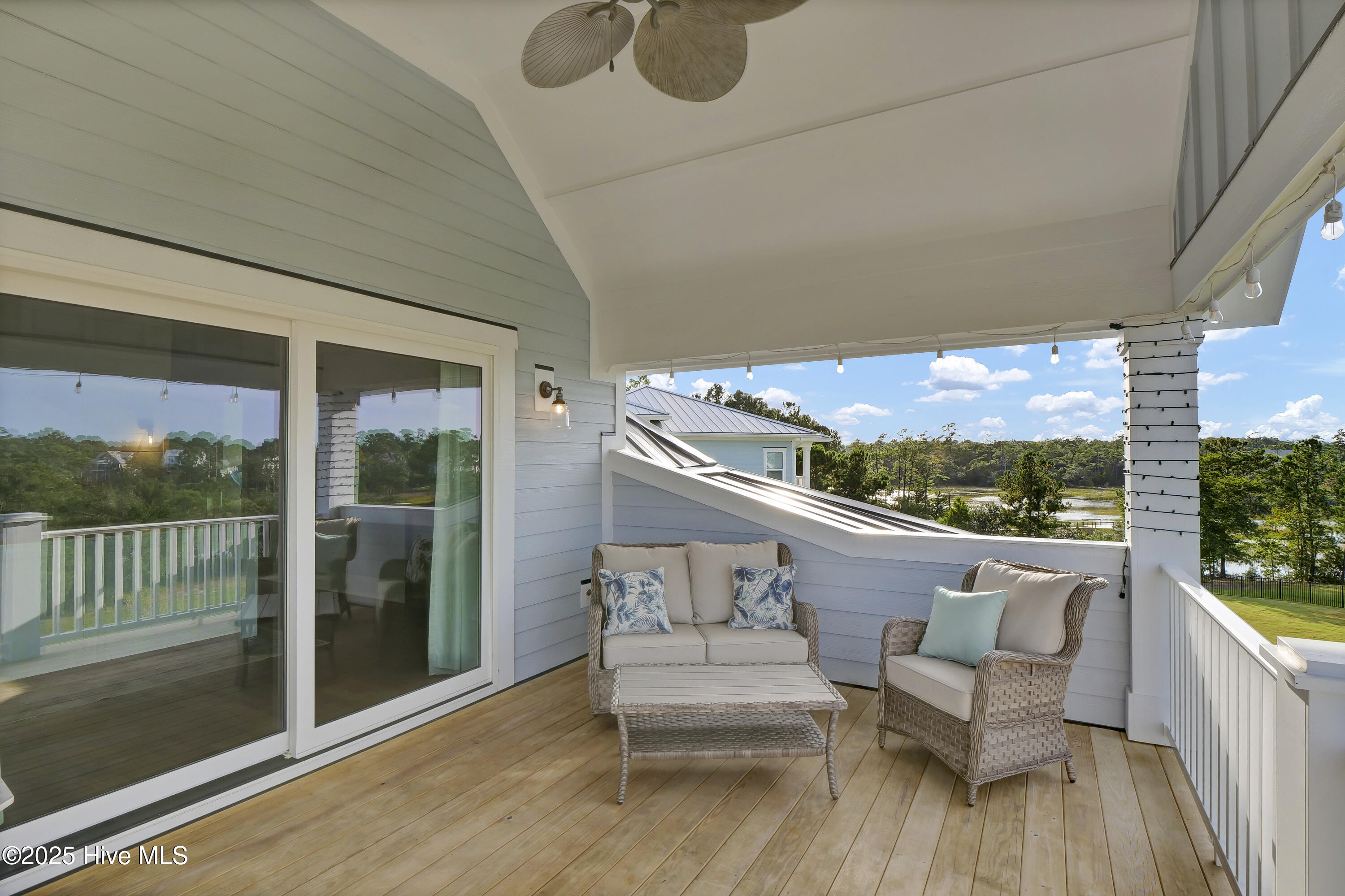 100534317 | Photo 38