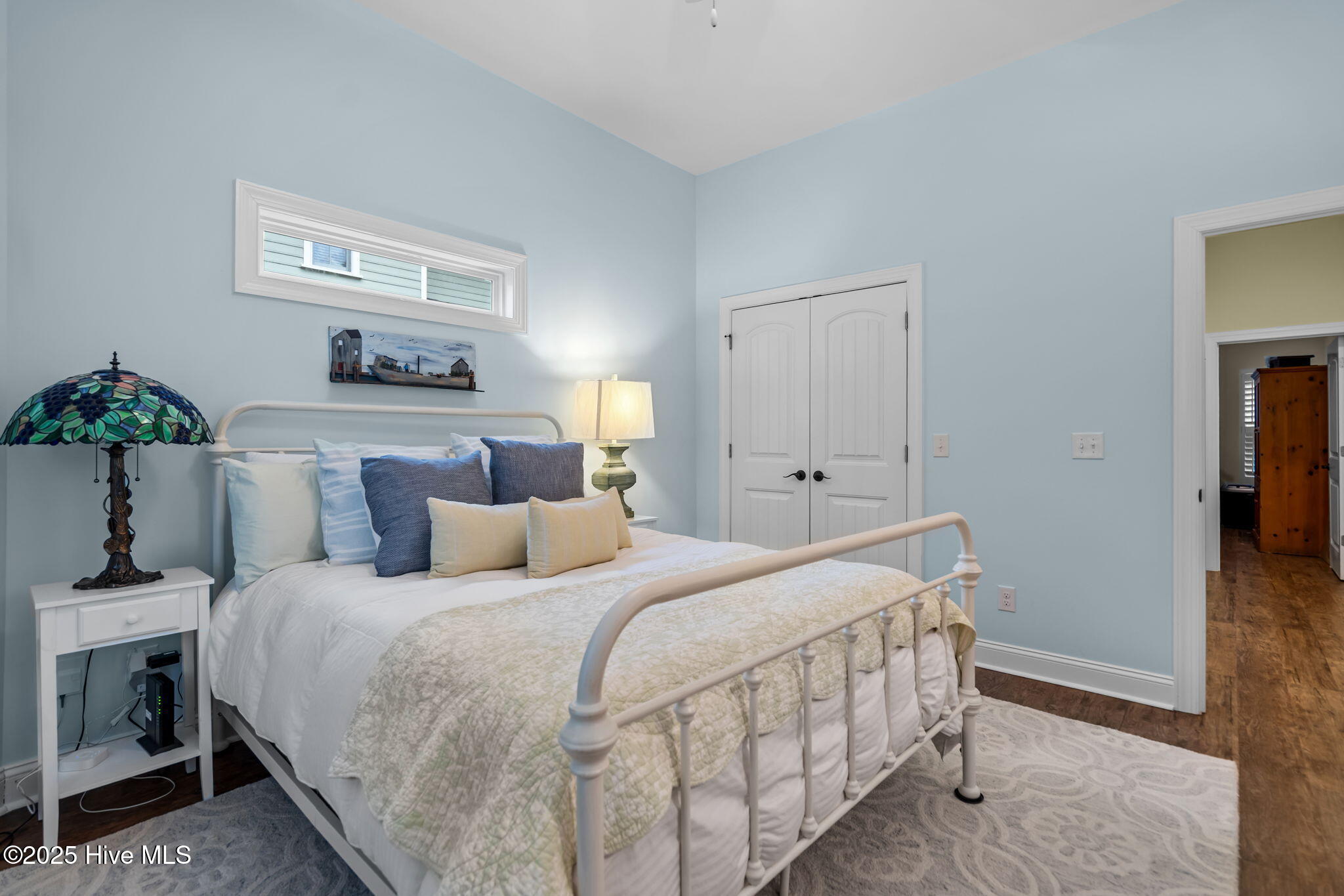 100524220 | Photo 35