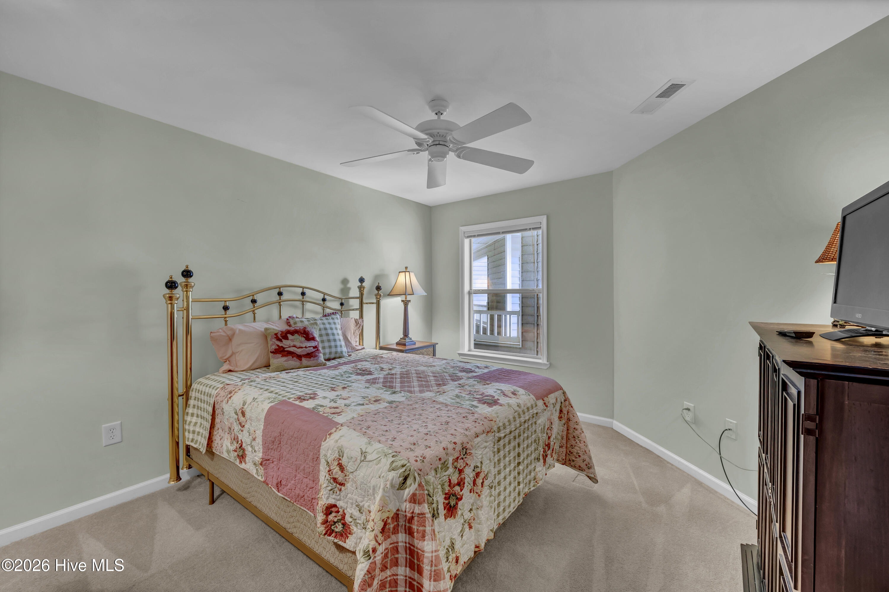 100550758 | Photo 16