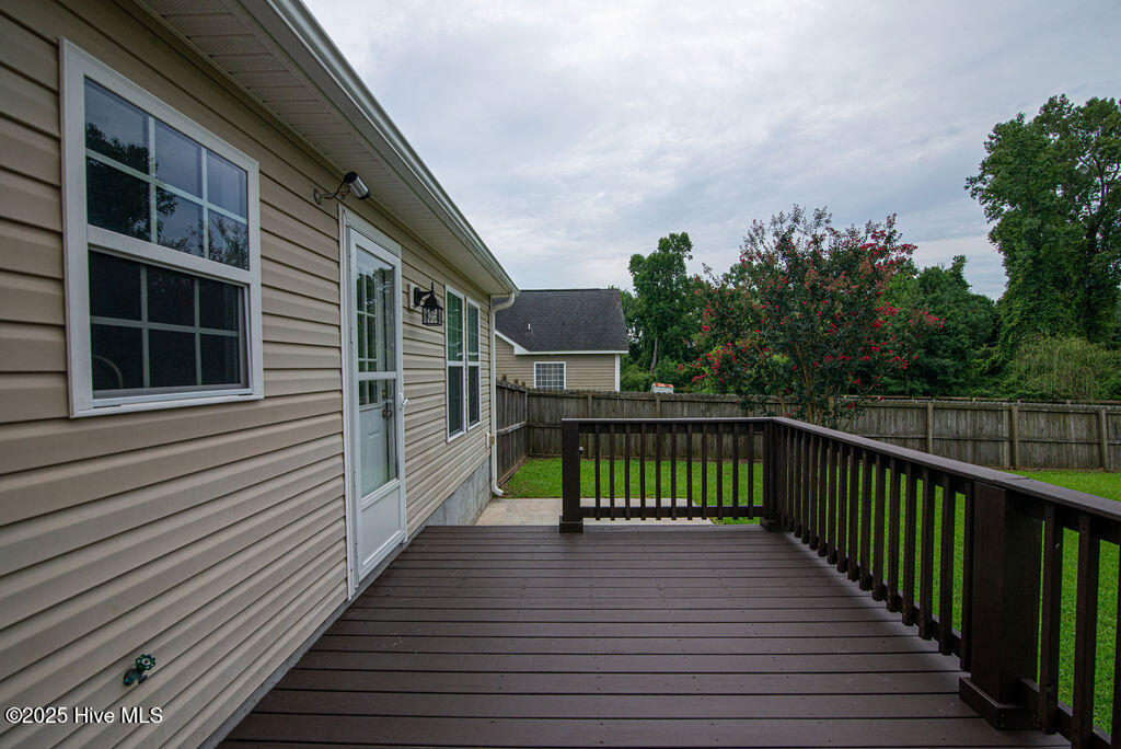 100540193 | Photo 25