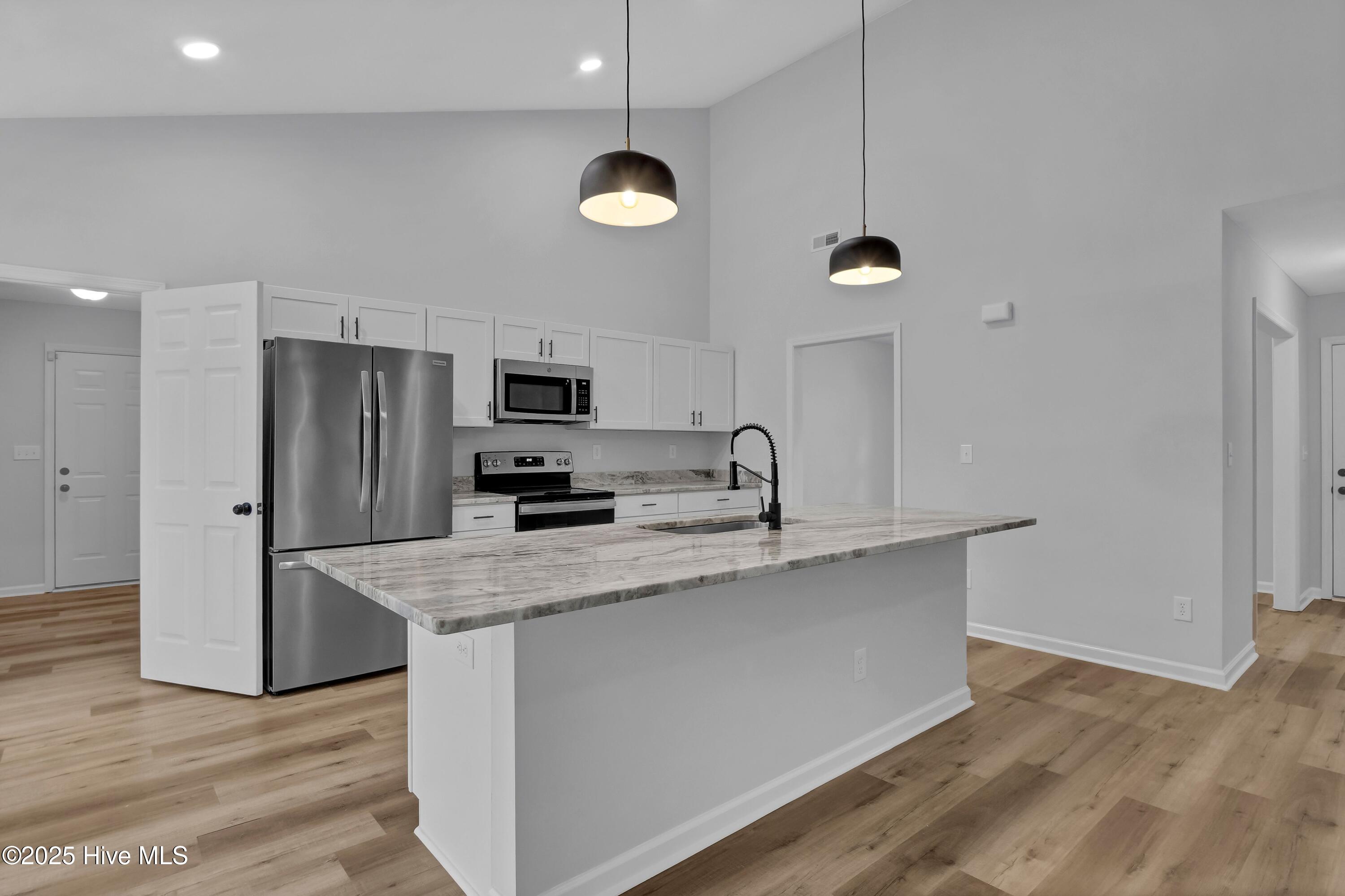 5200 Woods Edge Road, Wilmington, NC 28409 – photo 7: KITCHEN