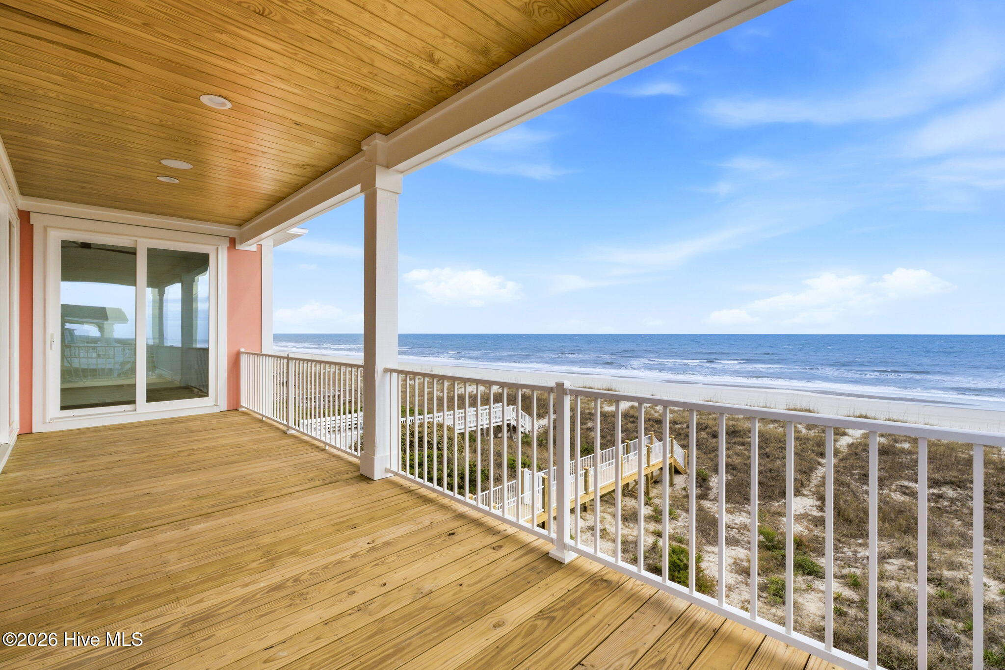 100564673 | Photo 54