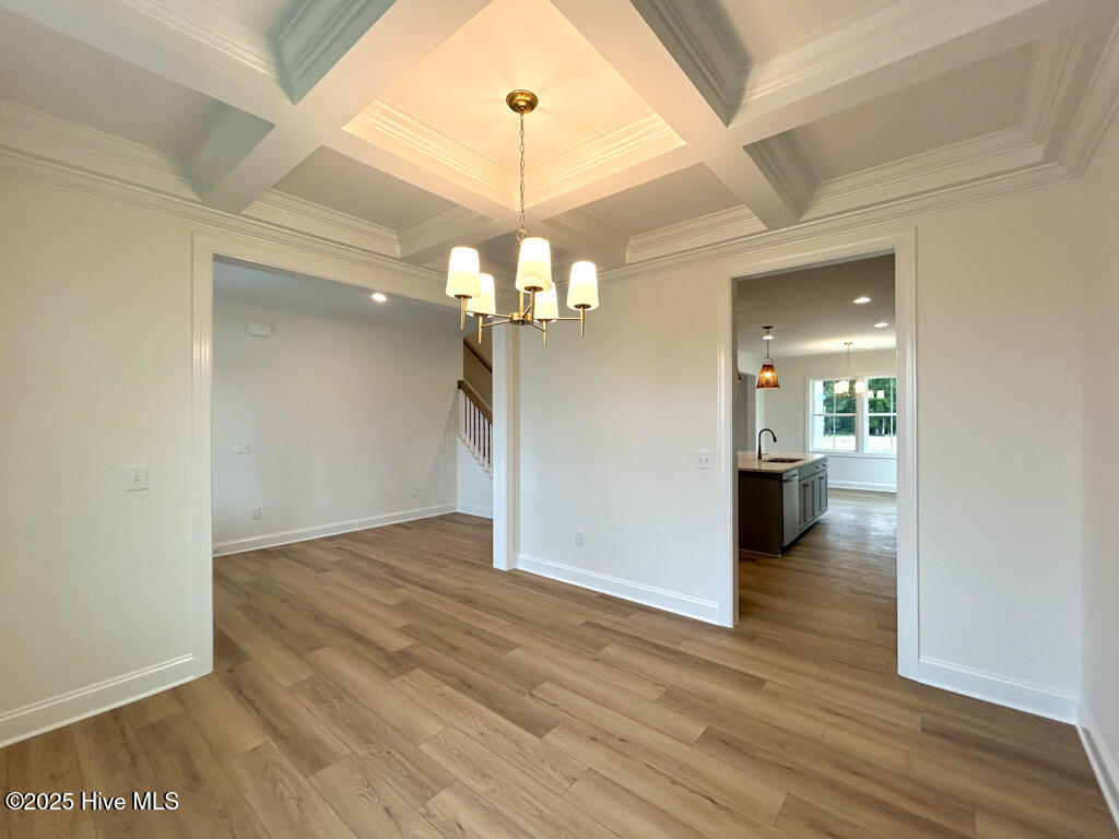 100510168 | Photo 14