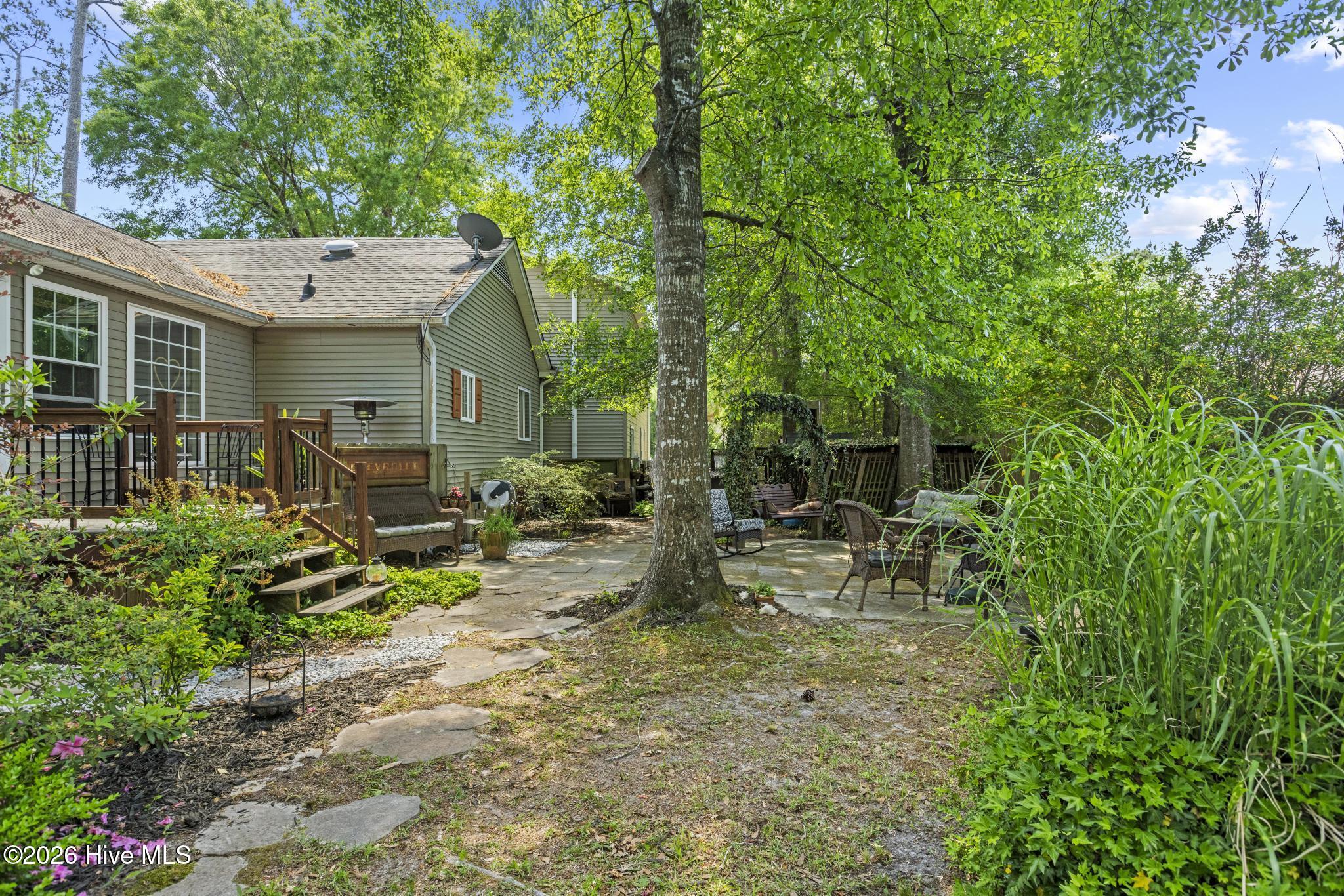 100569223 | Photo 61