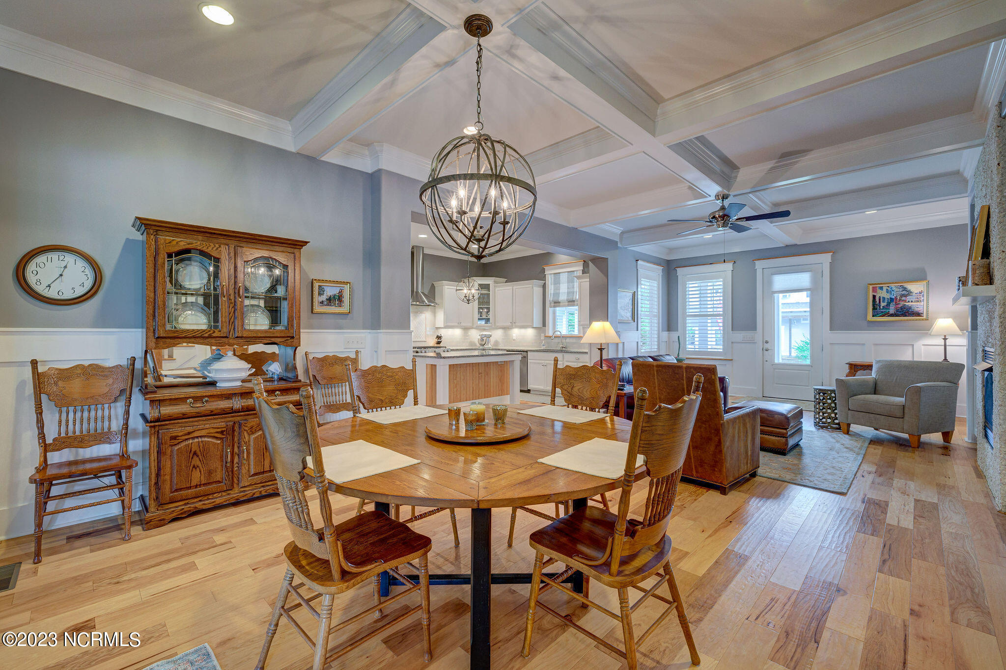 100568046 | Photo 15